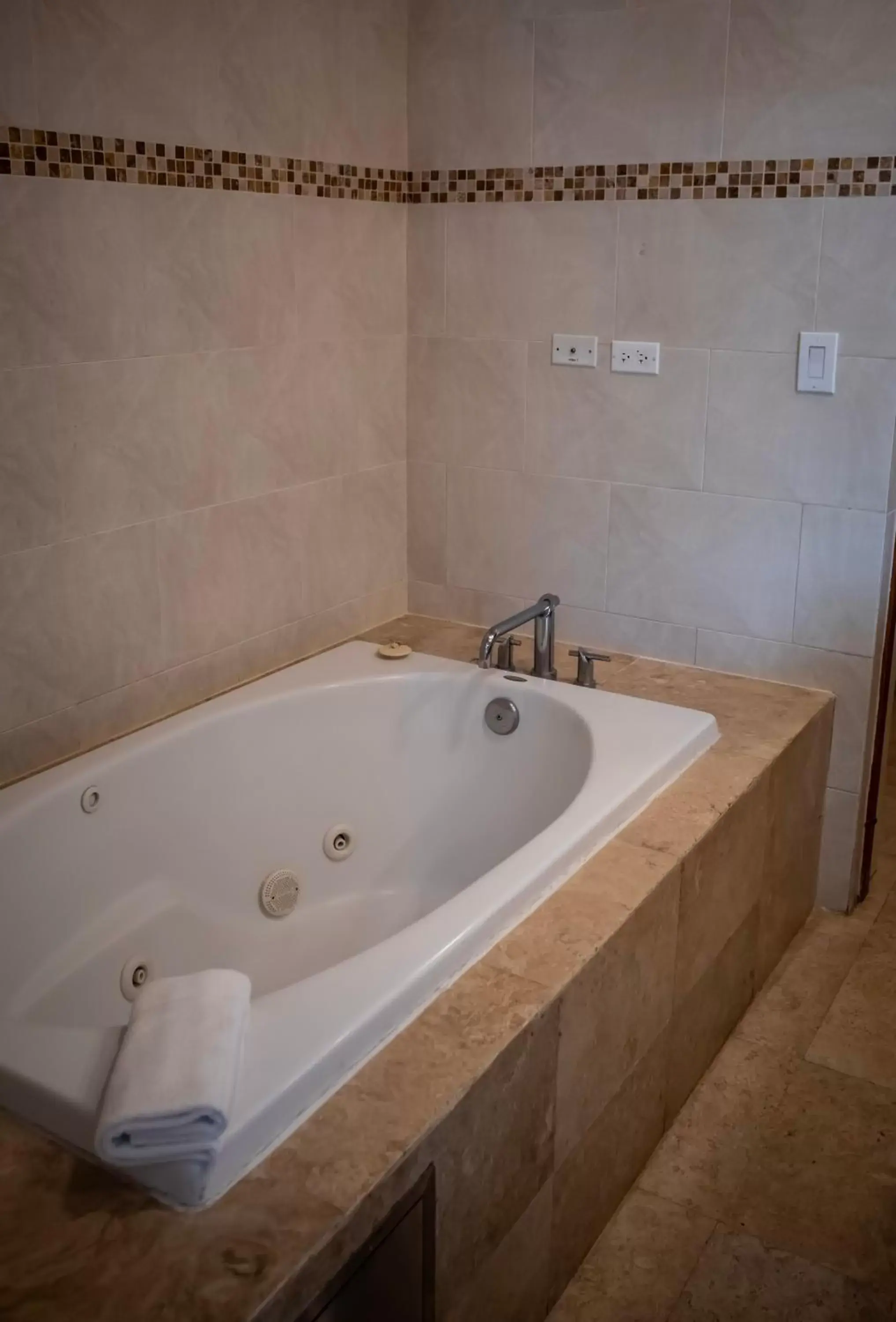 Hot Tub, Bathroom in Ciqala Luxury Suites - San Juan