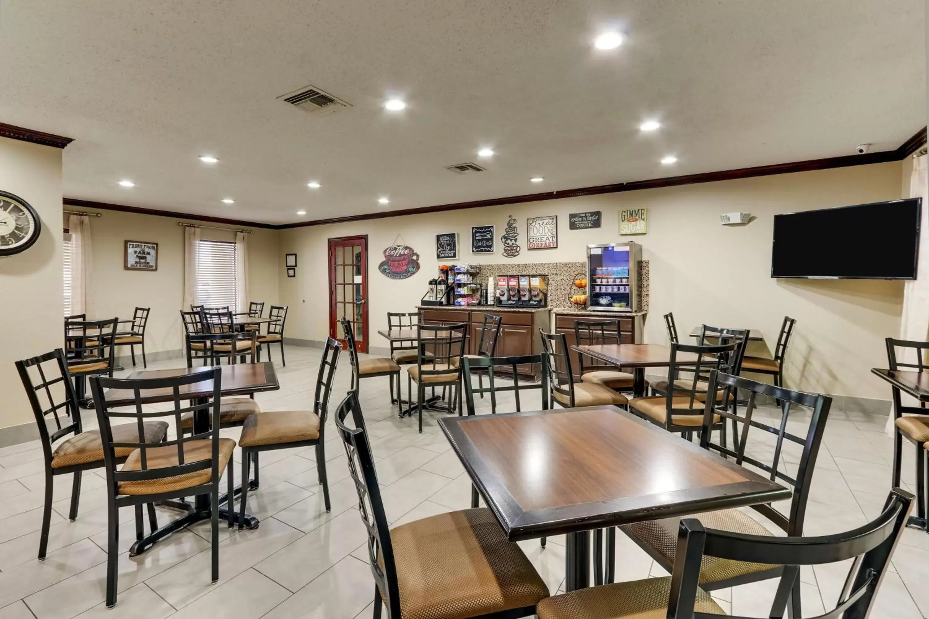 Breakfast, Restaurant/Places to Eat in Best Western PLUS University Inn & Suites