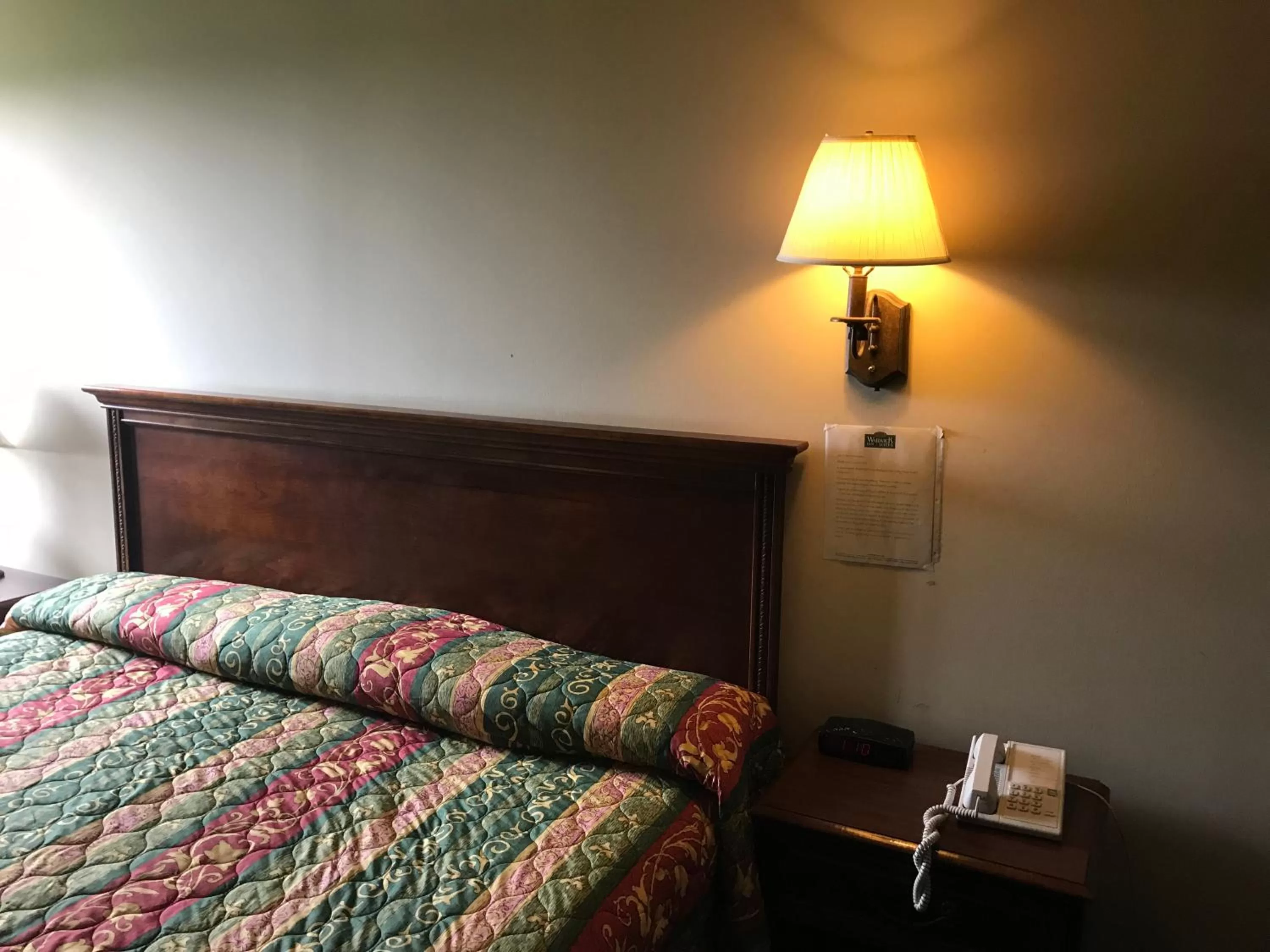 Bed in Lititz Inn and Suites