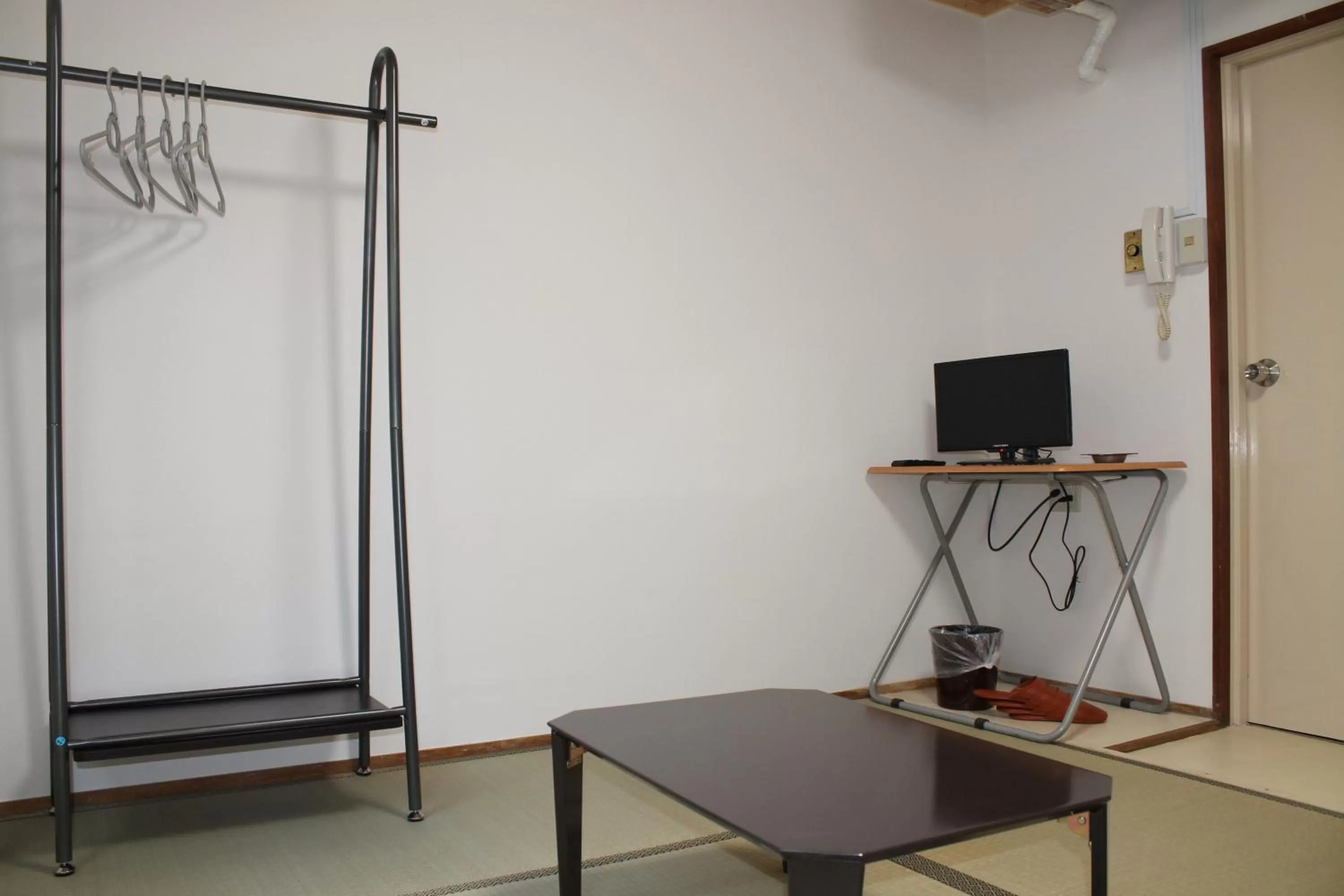 Photo of the whole room in Hotel Beaver 2