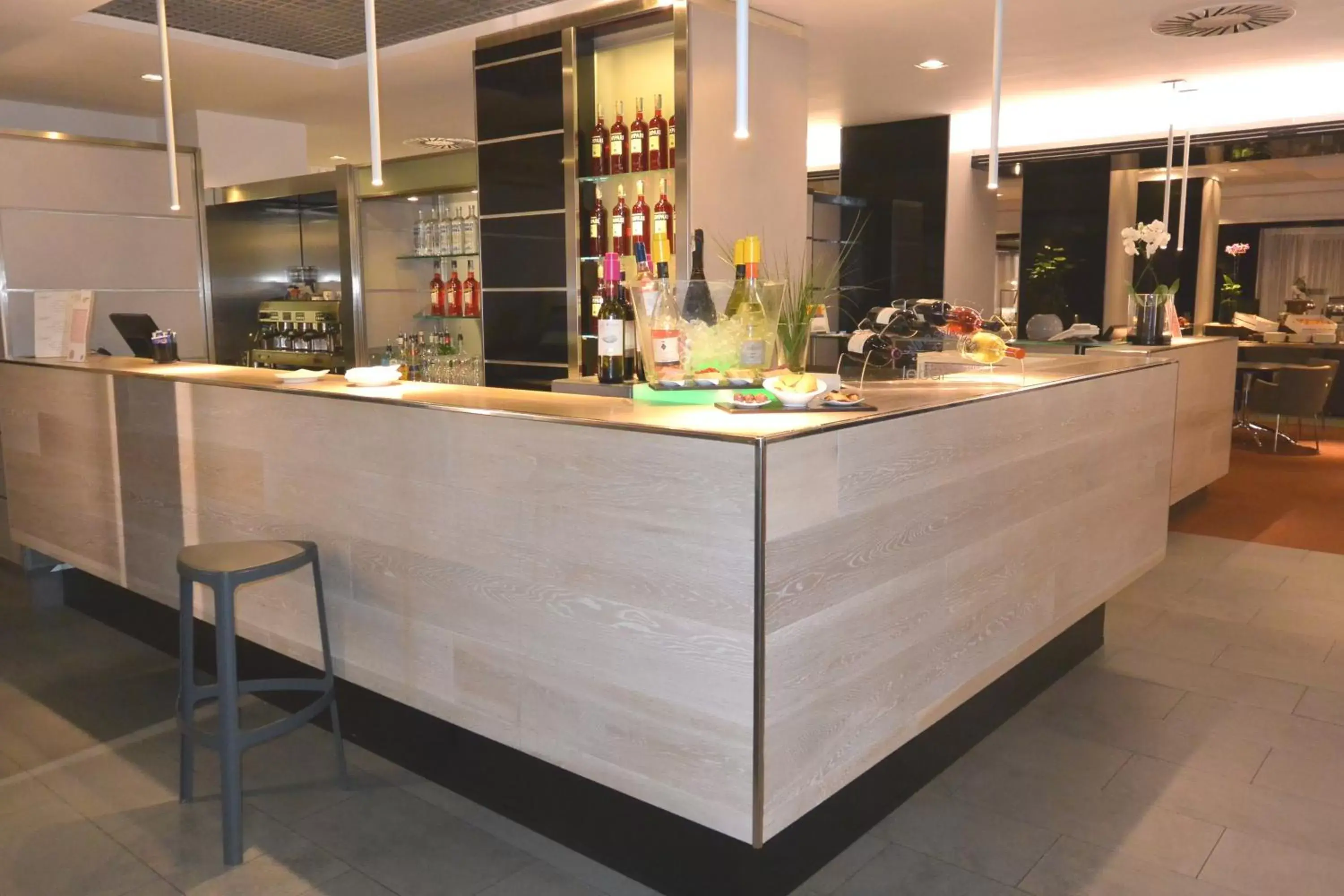 Lounge or bar, Lounge/Bar in Novotel Milano Nord Ca' Granda