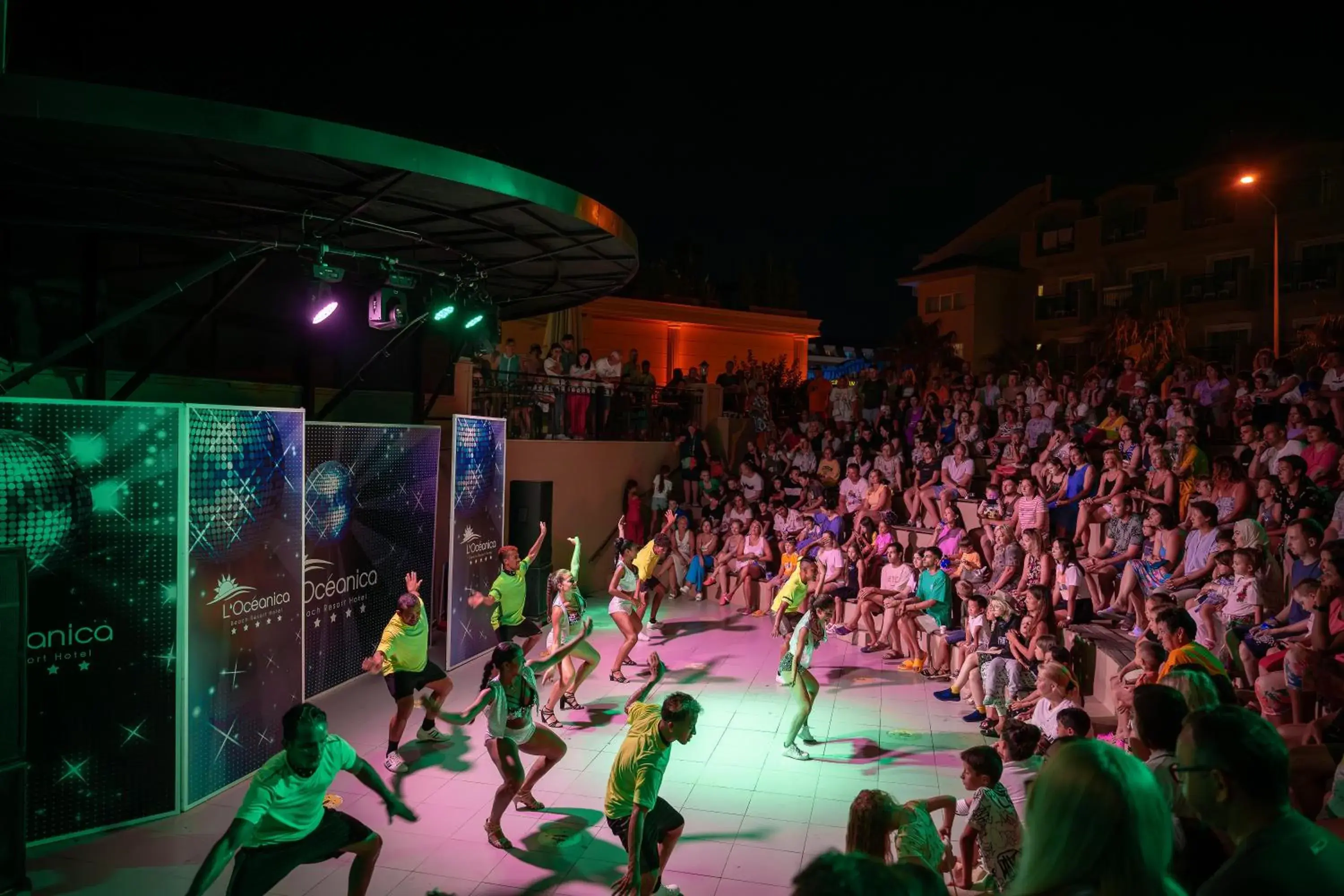 Entertainment in L'Oceanica Beach Resort