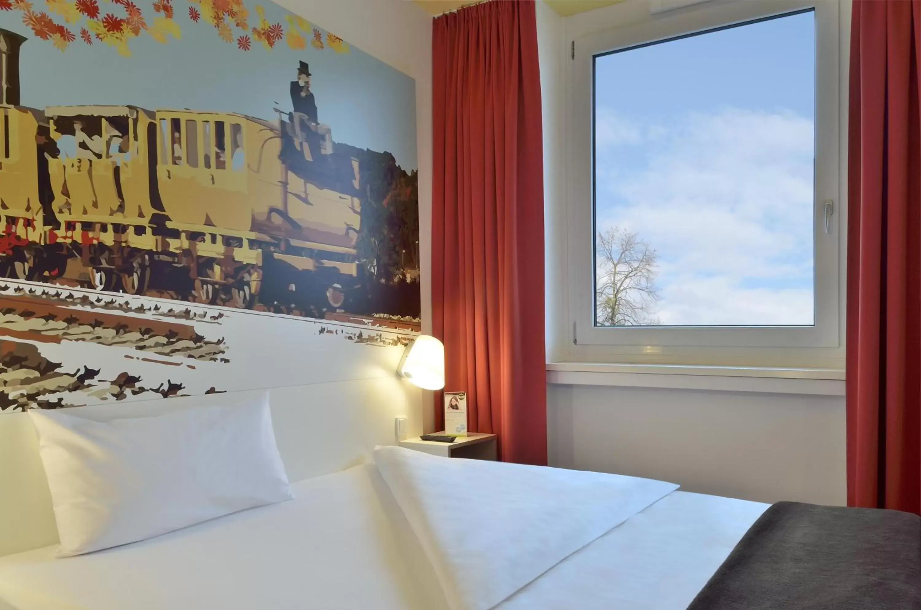 Photo of the whole room, Bed in B&B Hotel Nürnberg-Hbf