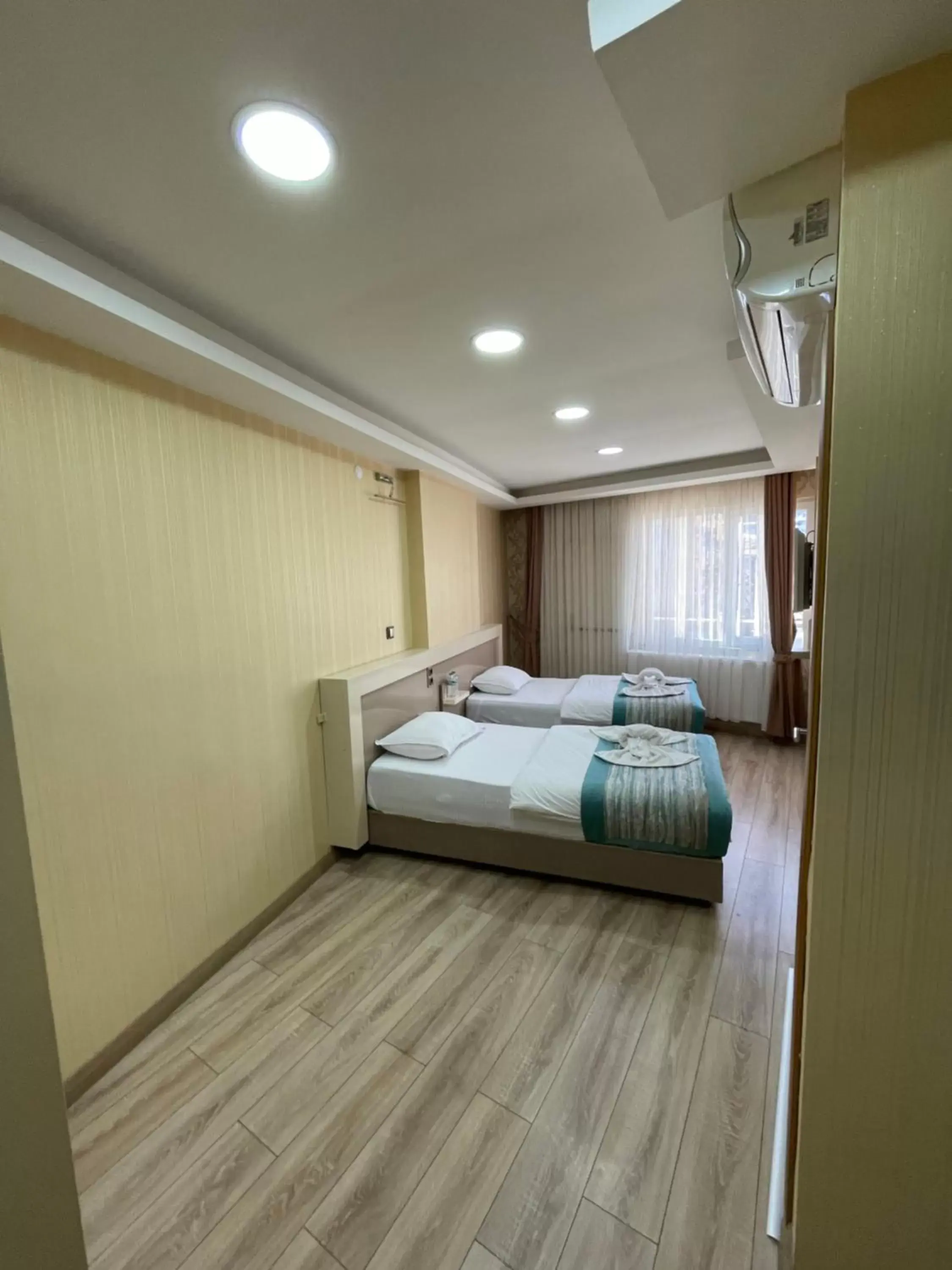 Property building, Bed in EViM HOTEL