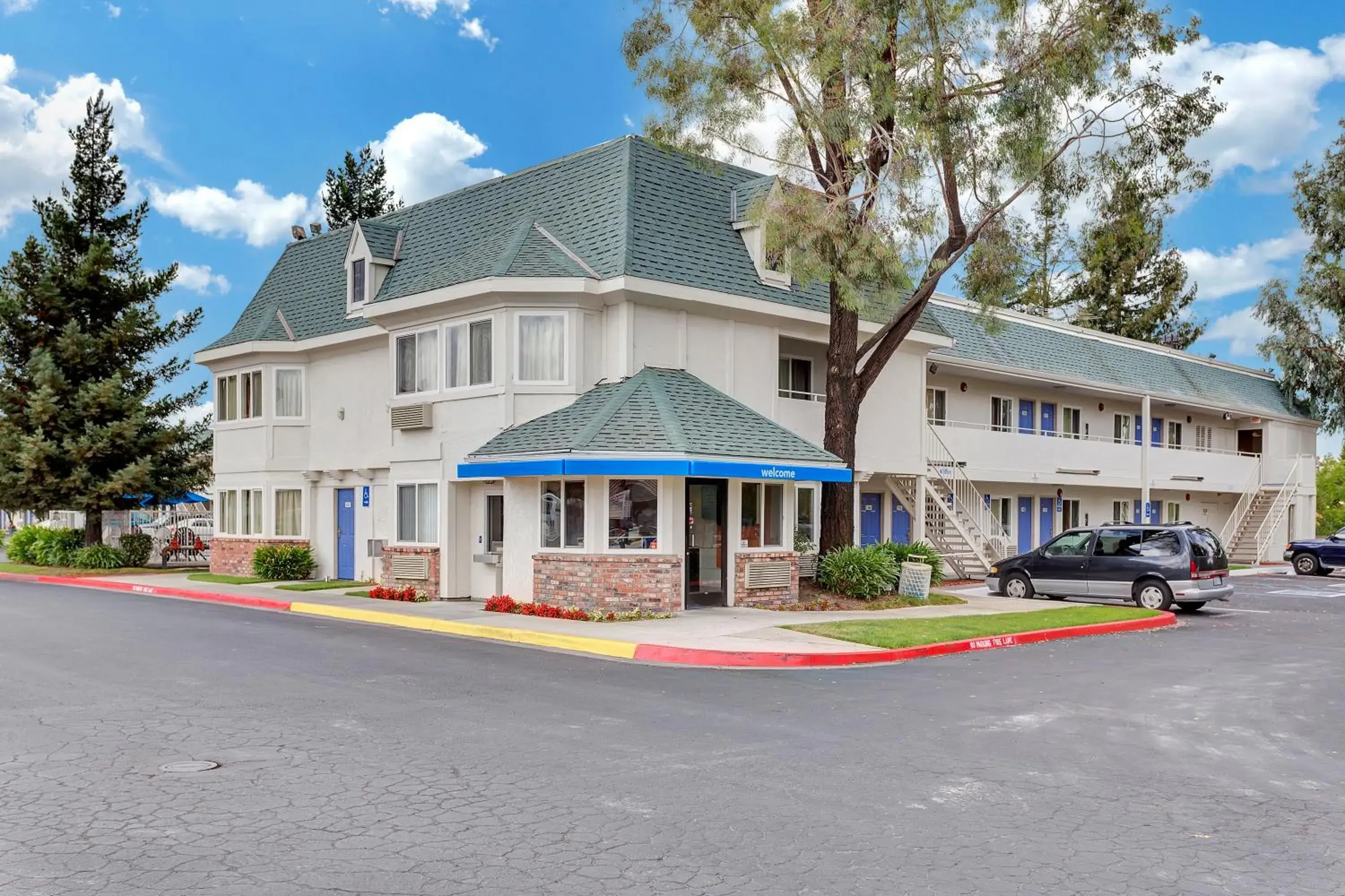 Facade/entrance, Property Building in Motel 6-Rohnert Park, CA