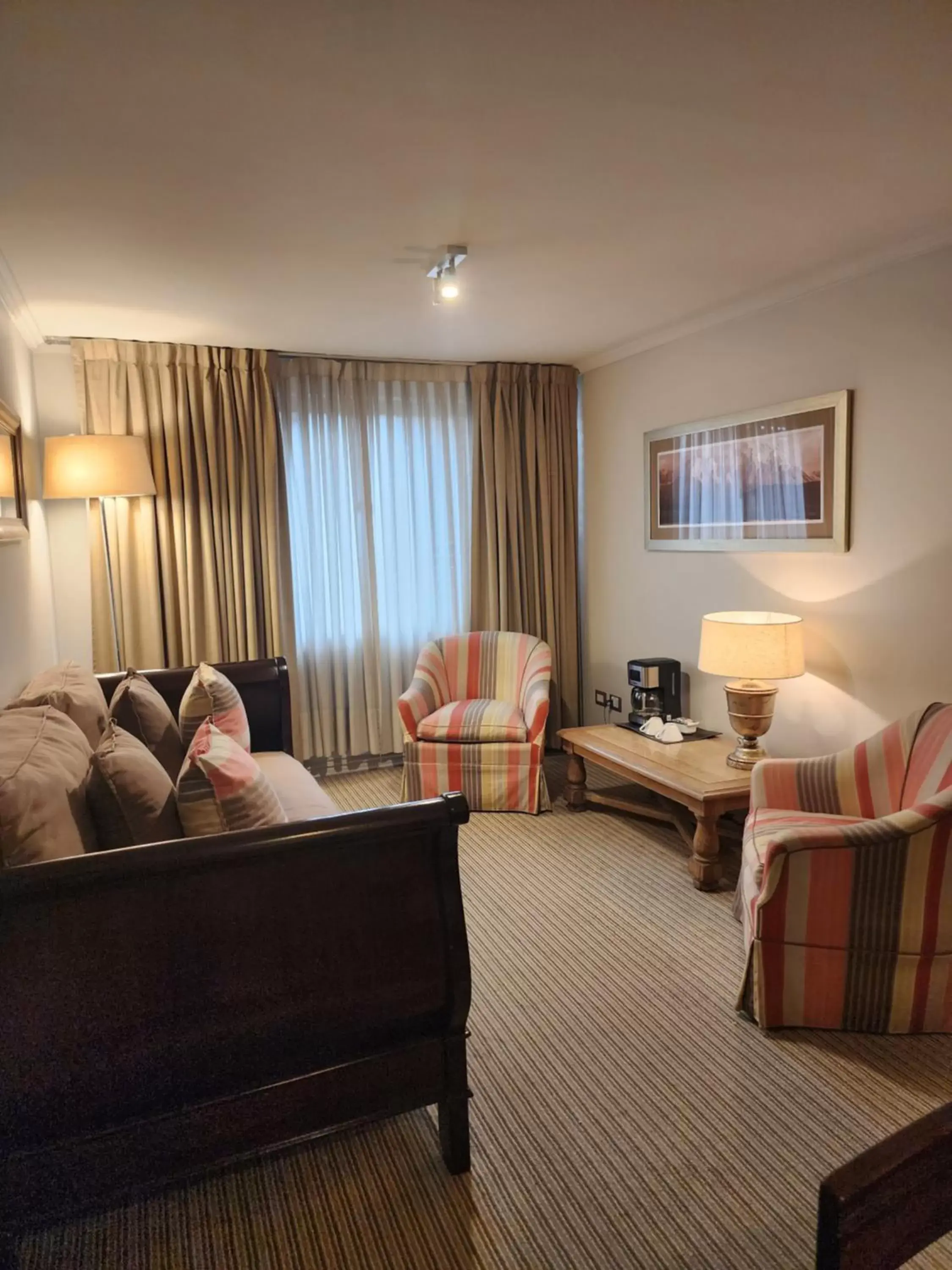 Living room, Seating Area in Hotel Los Españoles Plus