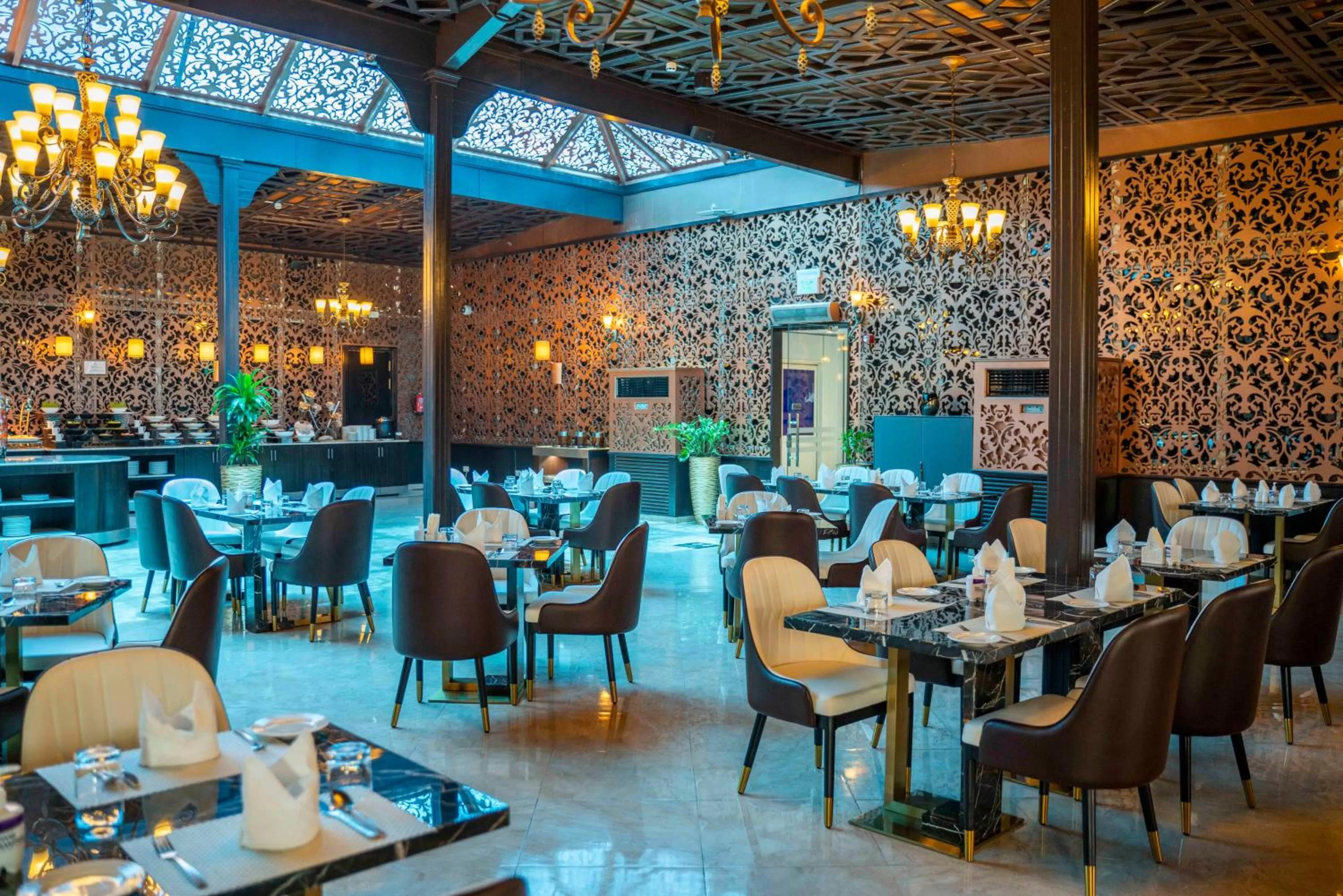 Restaurant/places to eat in Ezdan Hotel West Bay