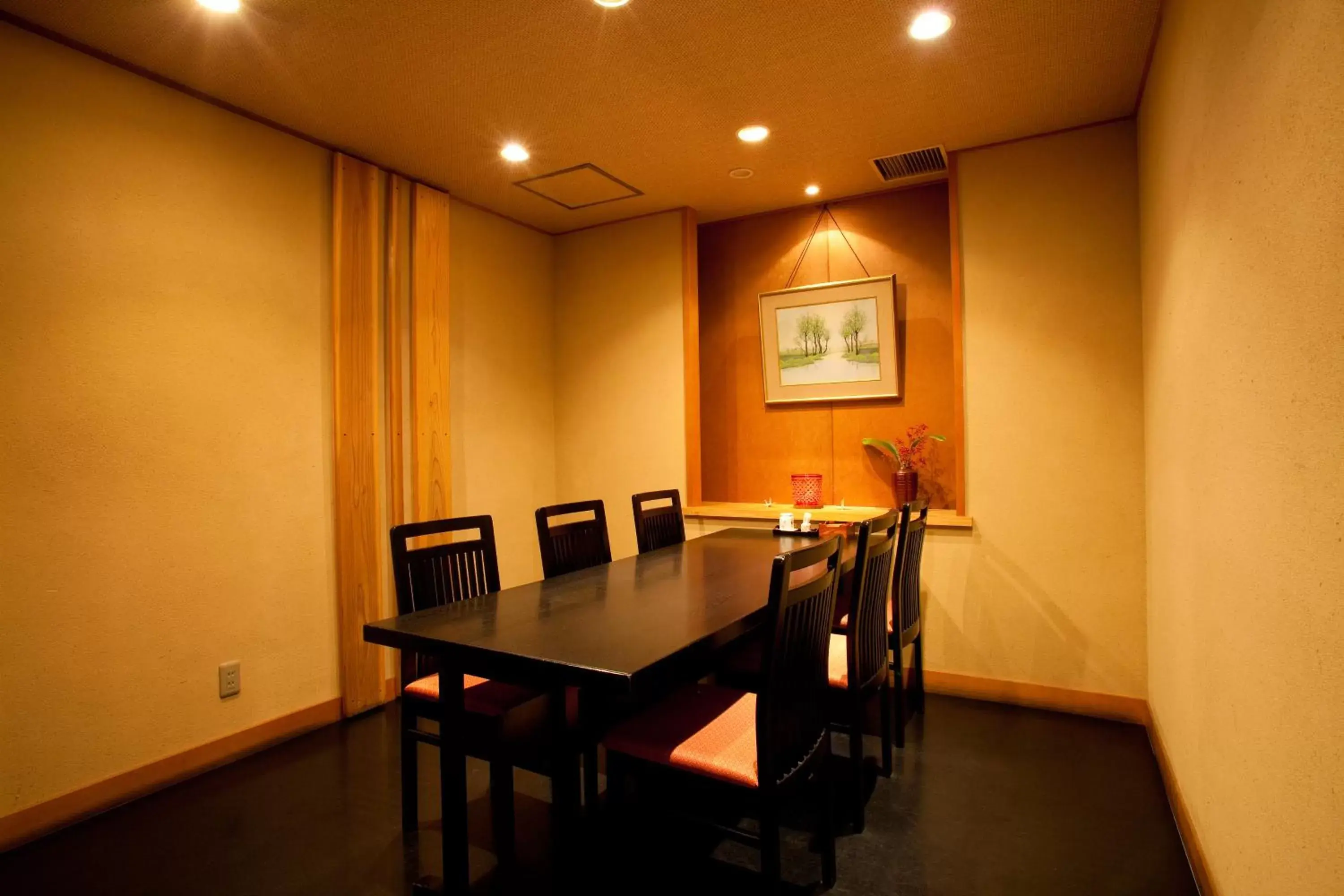 Restaurant/places to eat in Hotel Sunroute Hikone