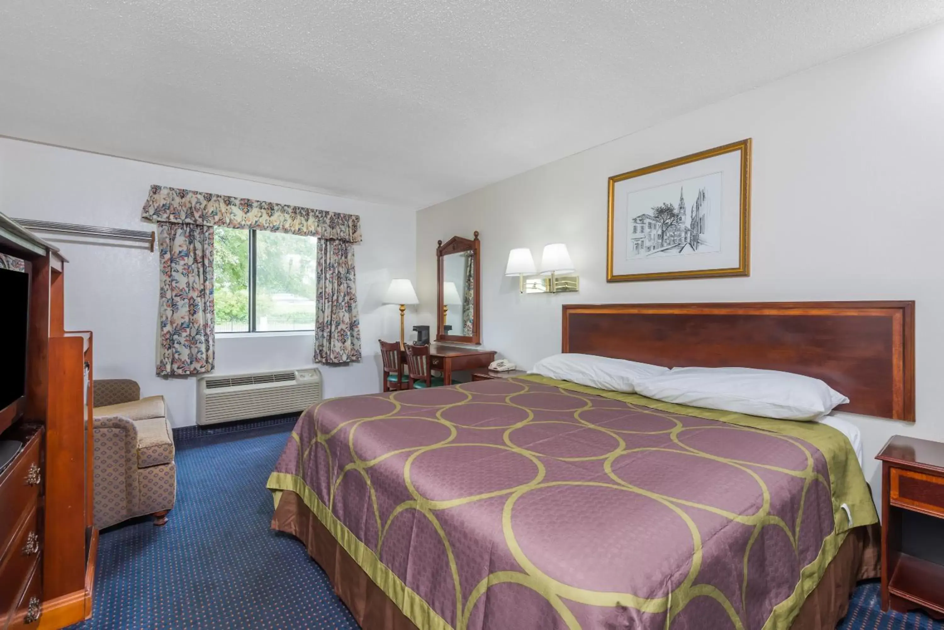 King Room - Non-Smoking in Super 8 by Wyndham Hartford