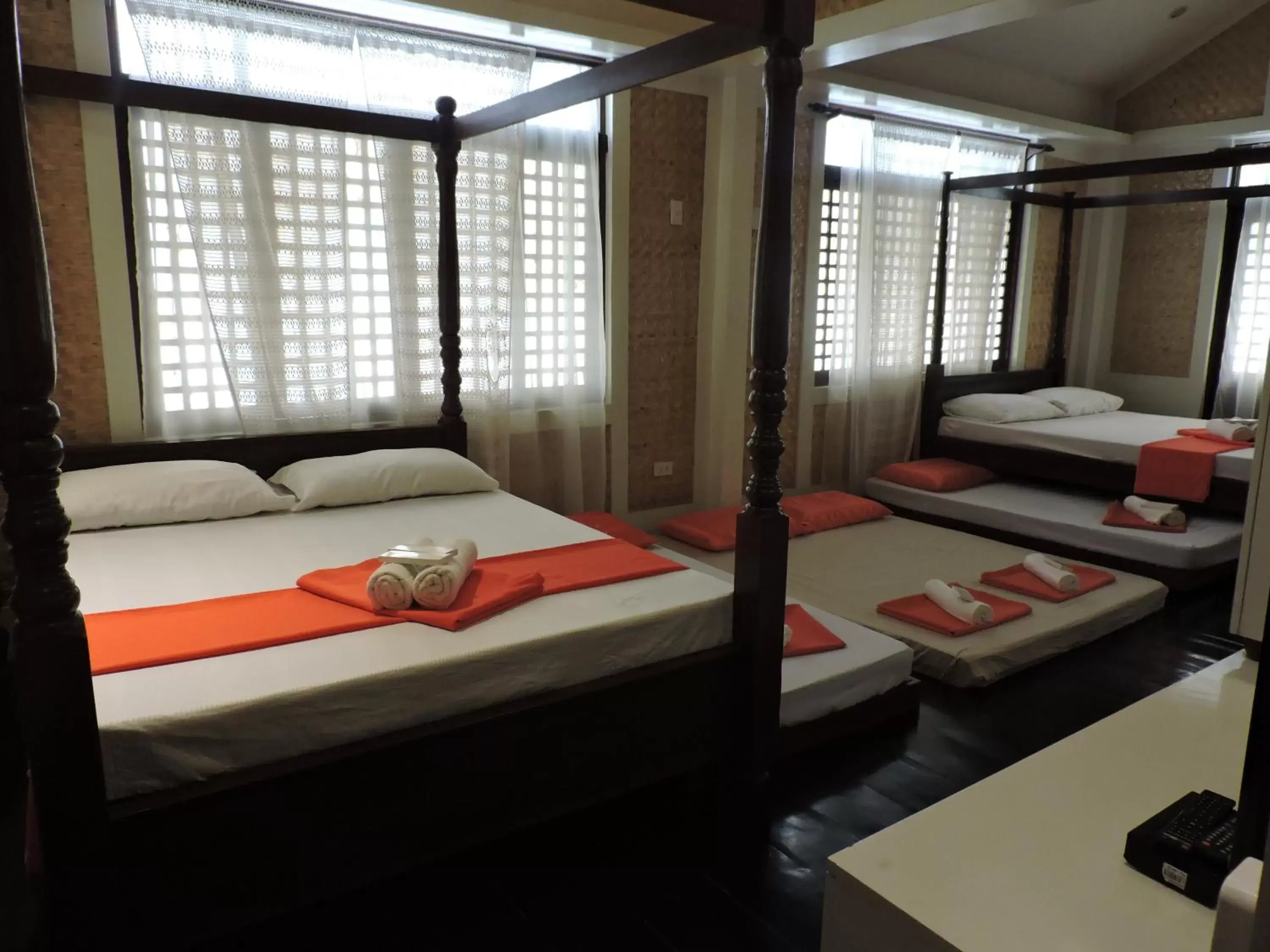 Photo of the whole room, Bed in Orange Mangrove Pension House