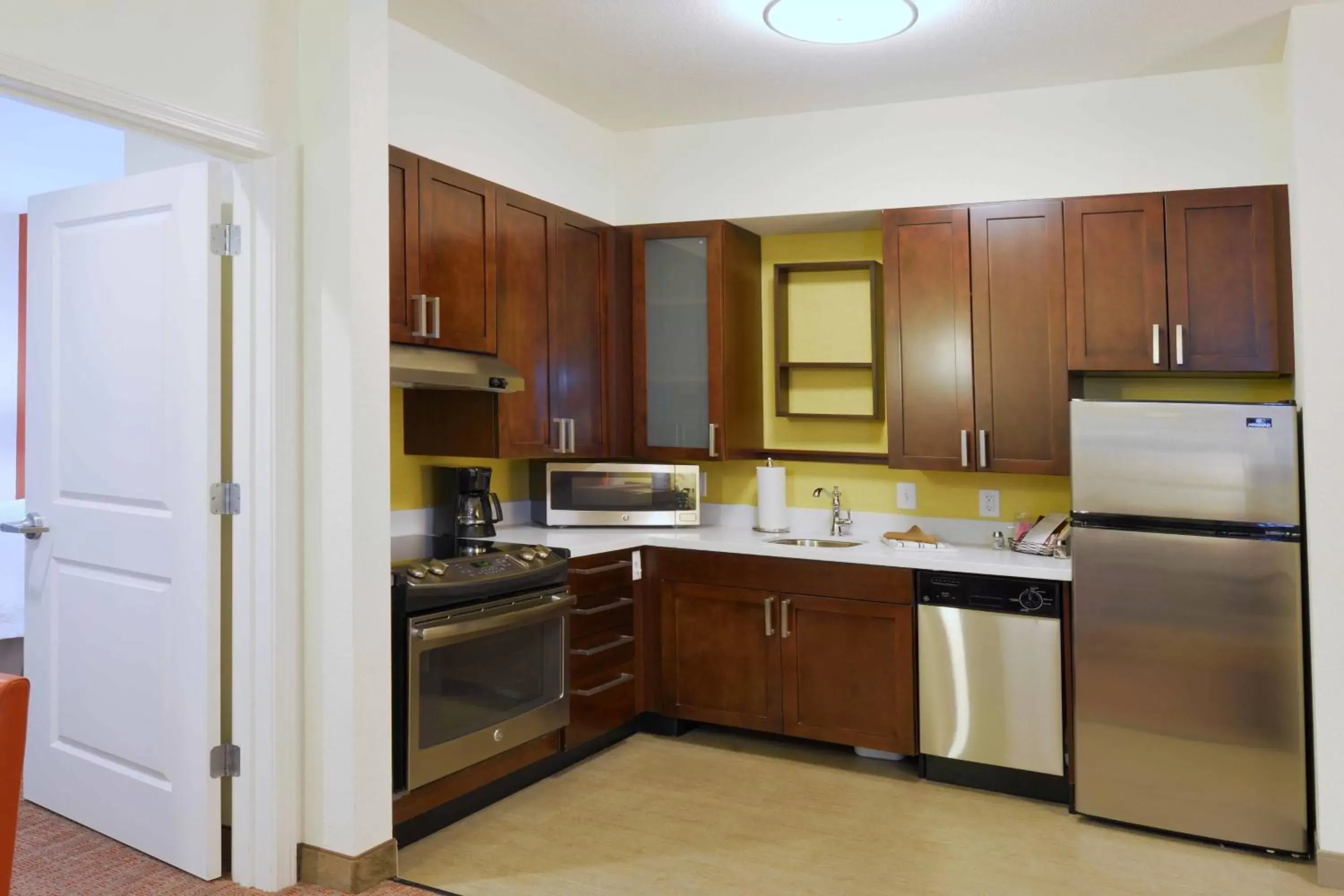 Kitchen or kitchenette, Kitchen/Kitchenette in Residence Inn by Marriott Omaha Aksarben Village