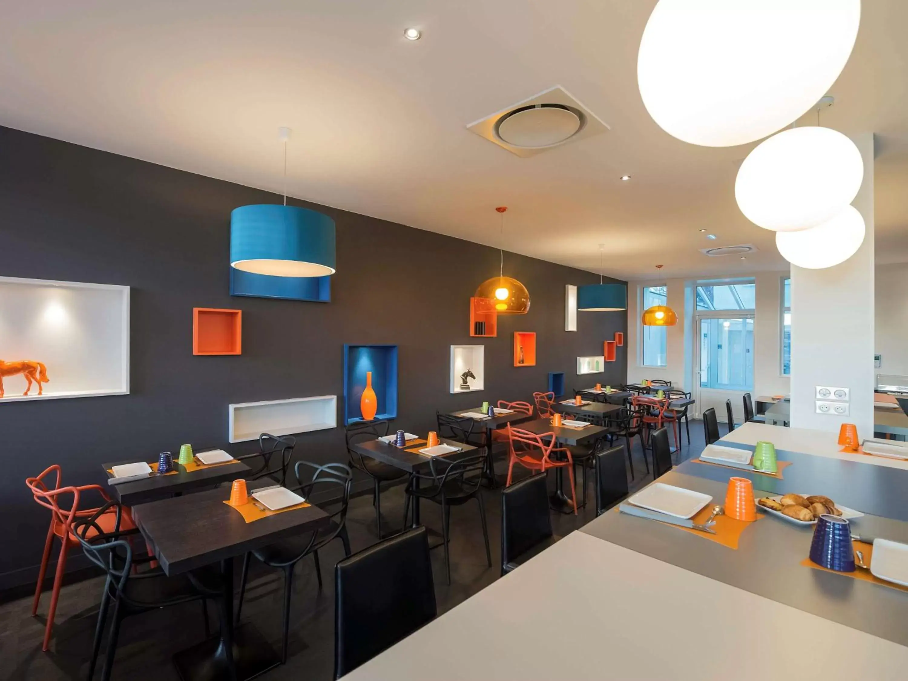 Restaurant/Places to Eat in ibis Styles Saumur Gare Centre
