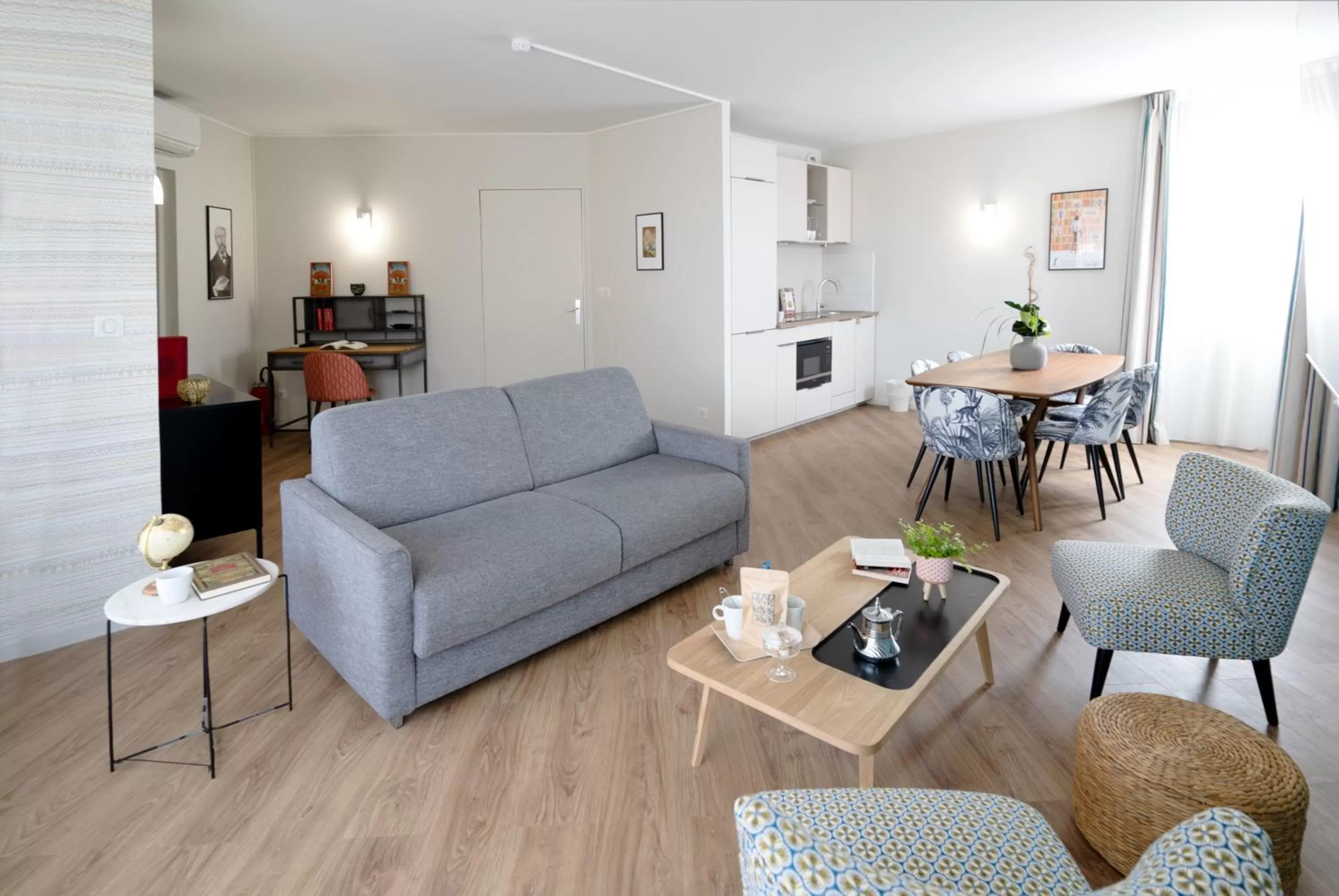 Living room in Hôtel Jules Verne Biarritz