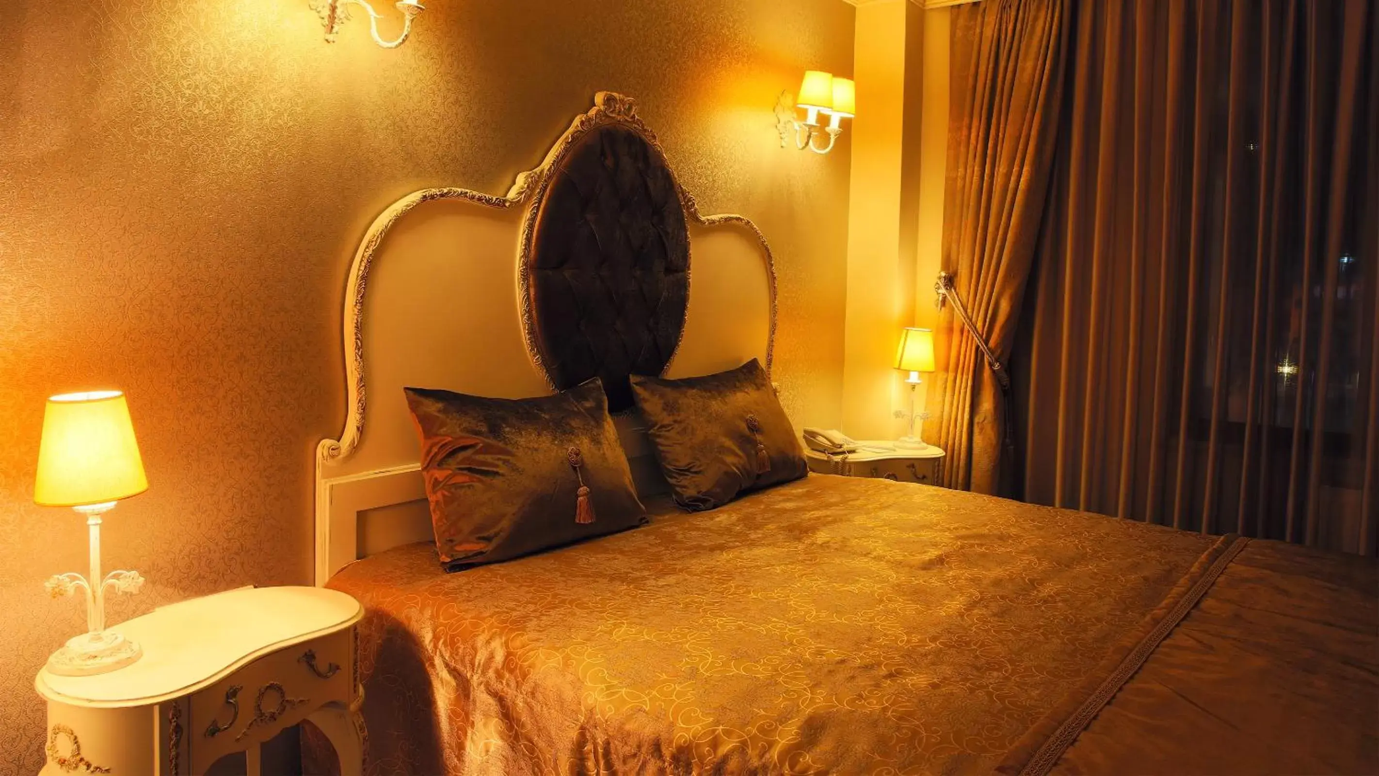 Bedroom, Bed in Port Hotel