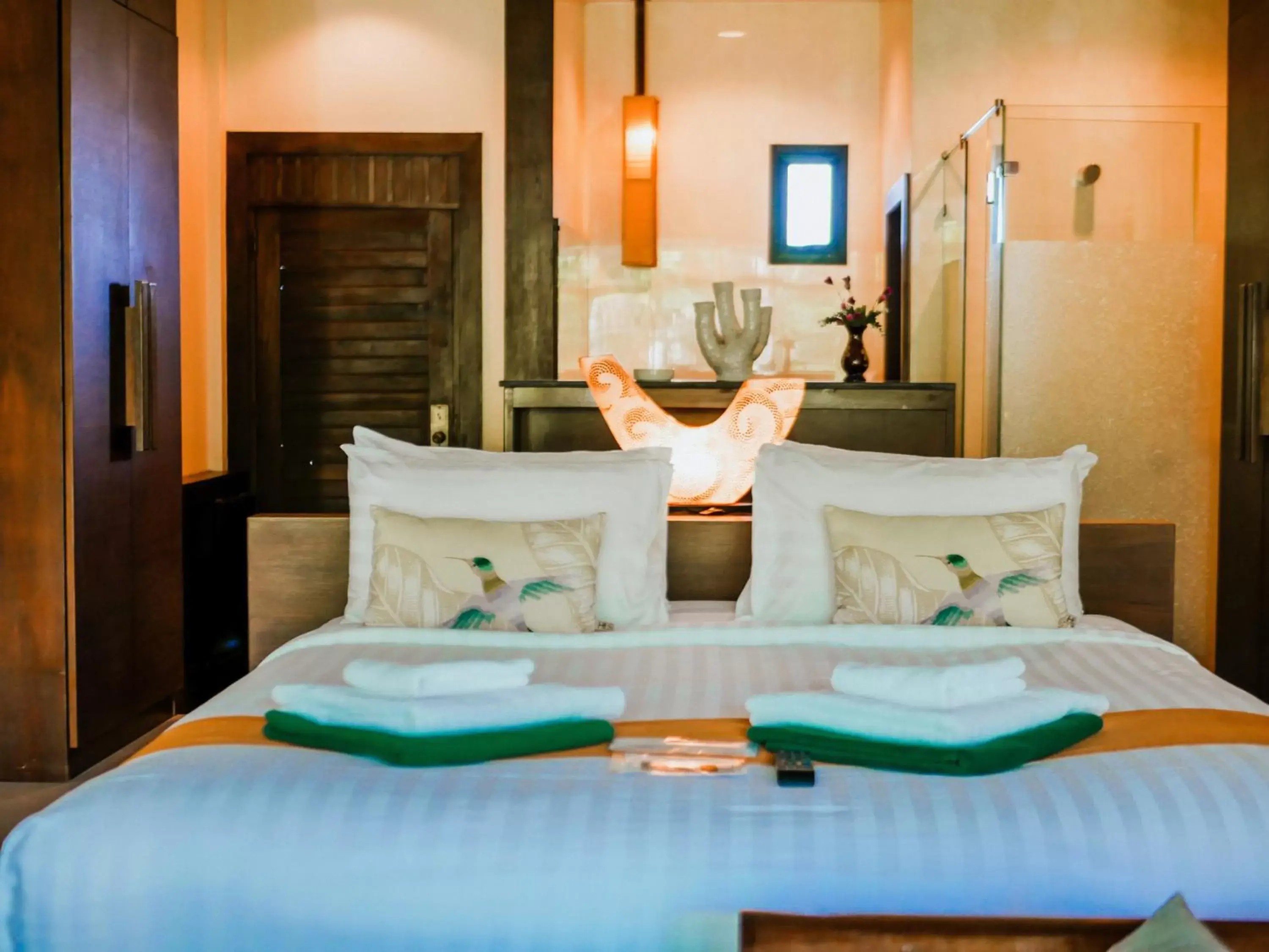 Bed in Koh Chang Cliff Beach Resort Bed in Koh Chang Cliff Beach Resort