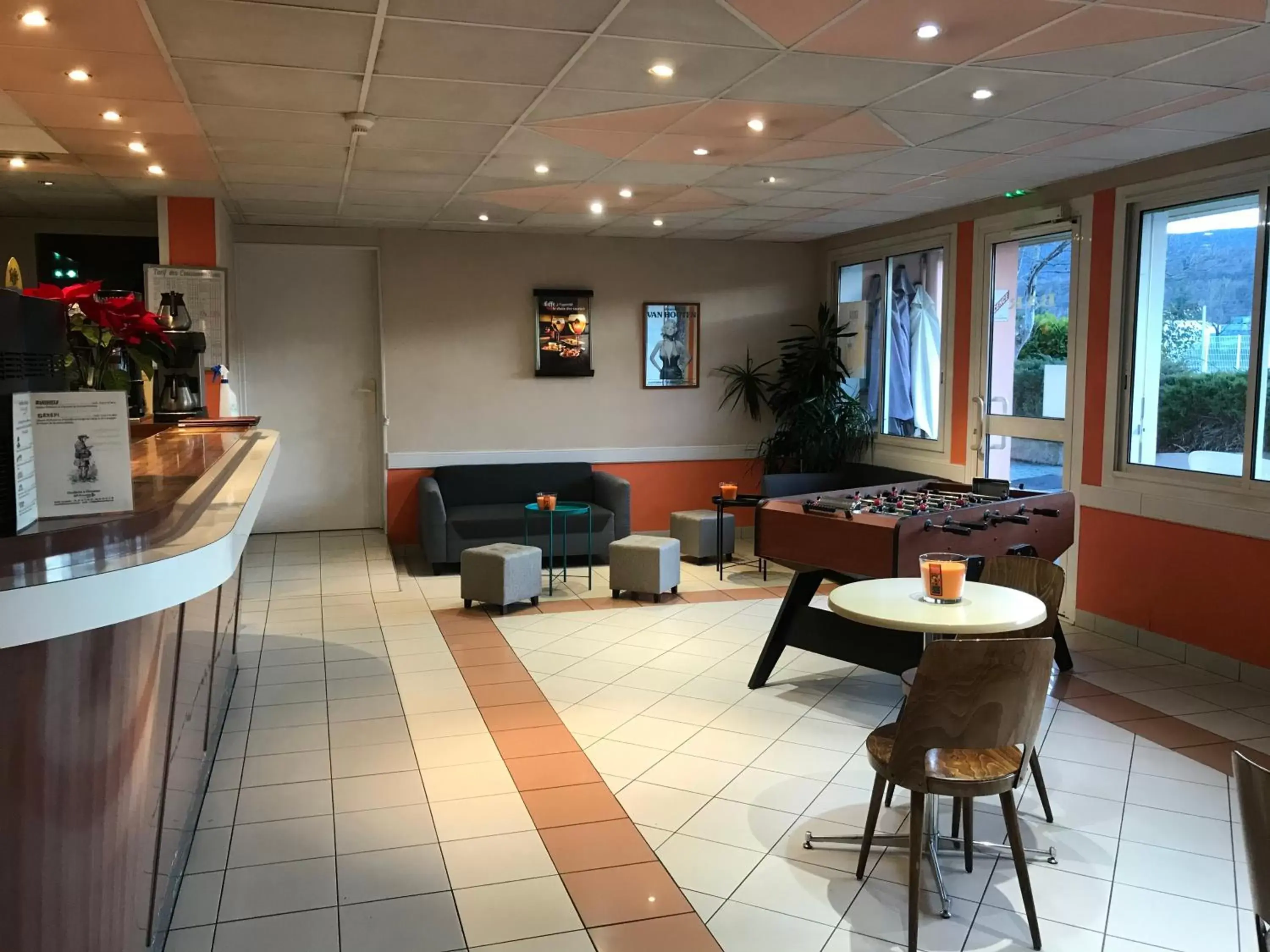 Lounge or bar in Hotel Les Chênes