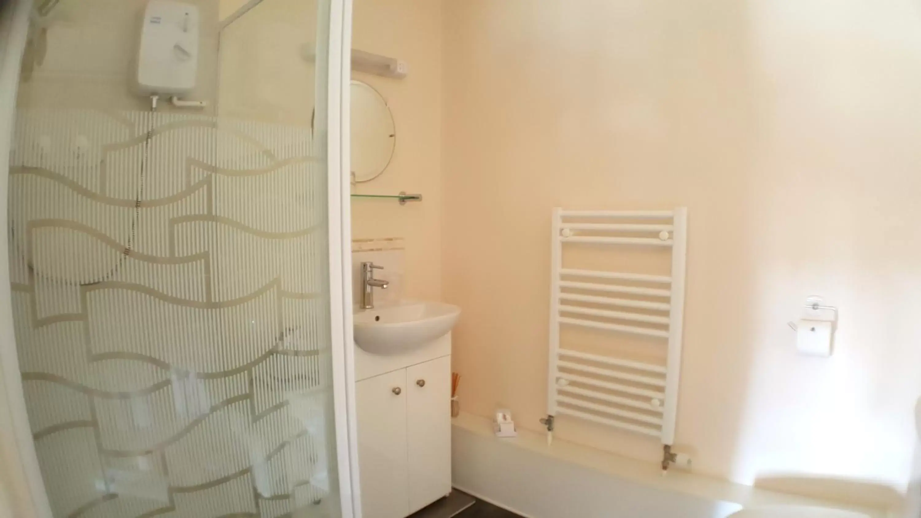 Shower, Bathroom in Schooner Point Guest House