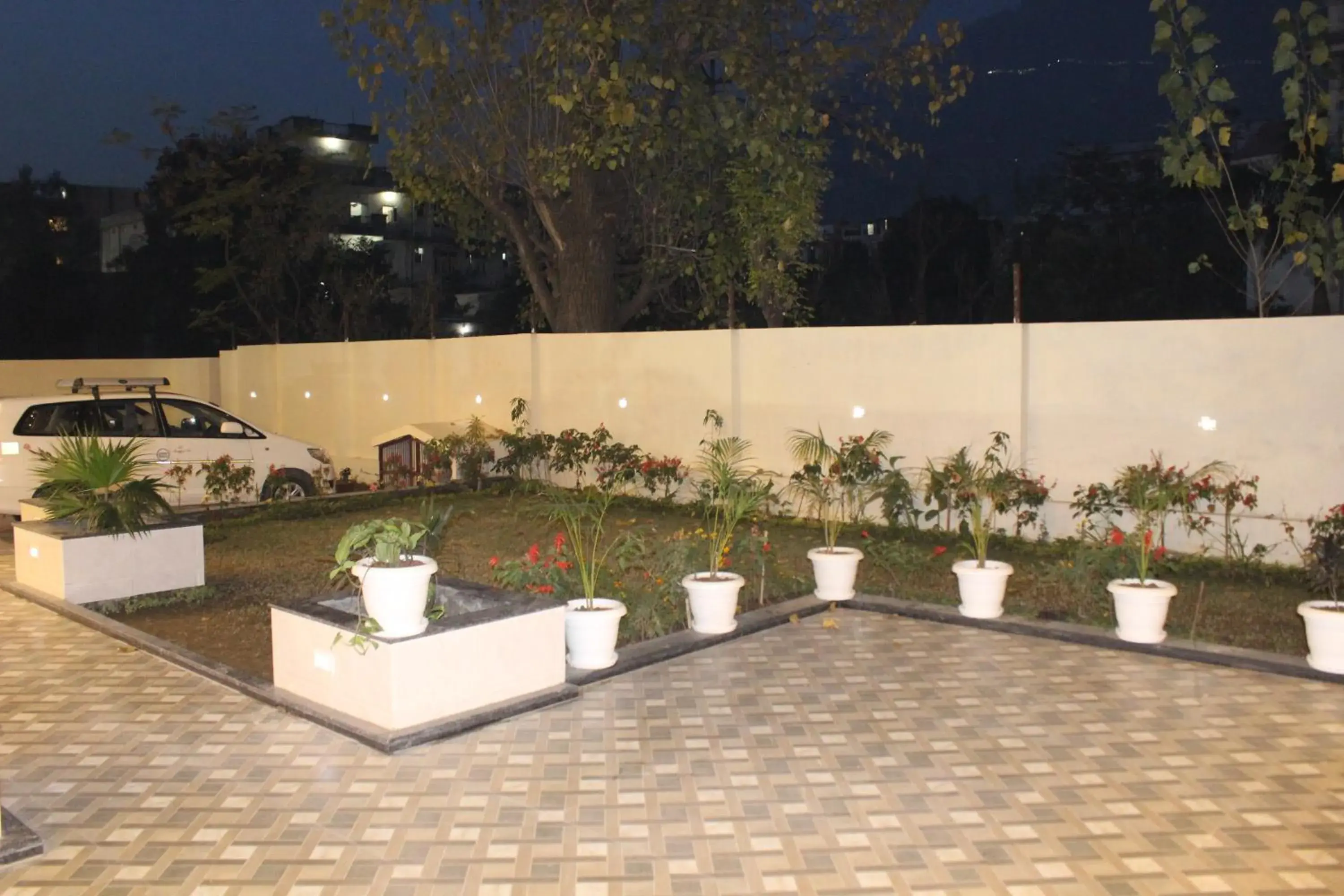 Garden in Hotel Rama Trident