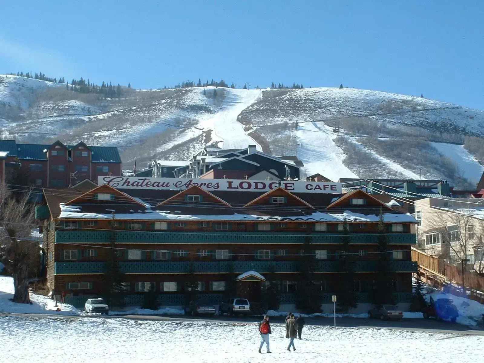 Facade/entrance, Winter in Chateau Apres Lodge