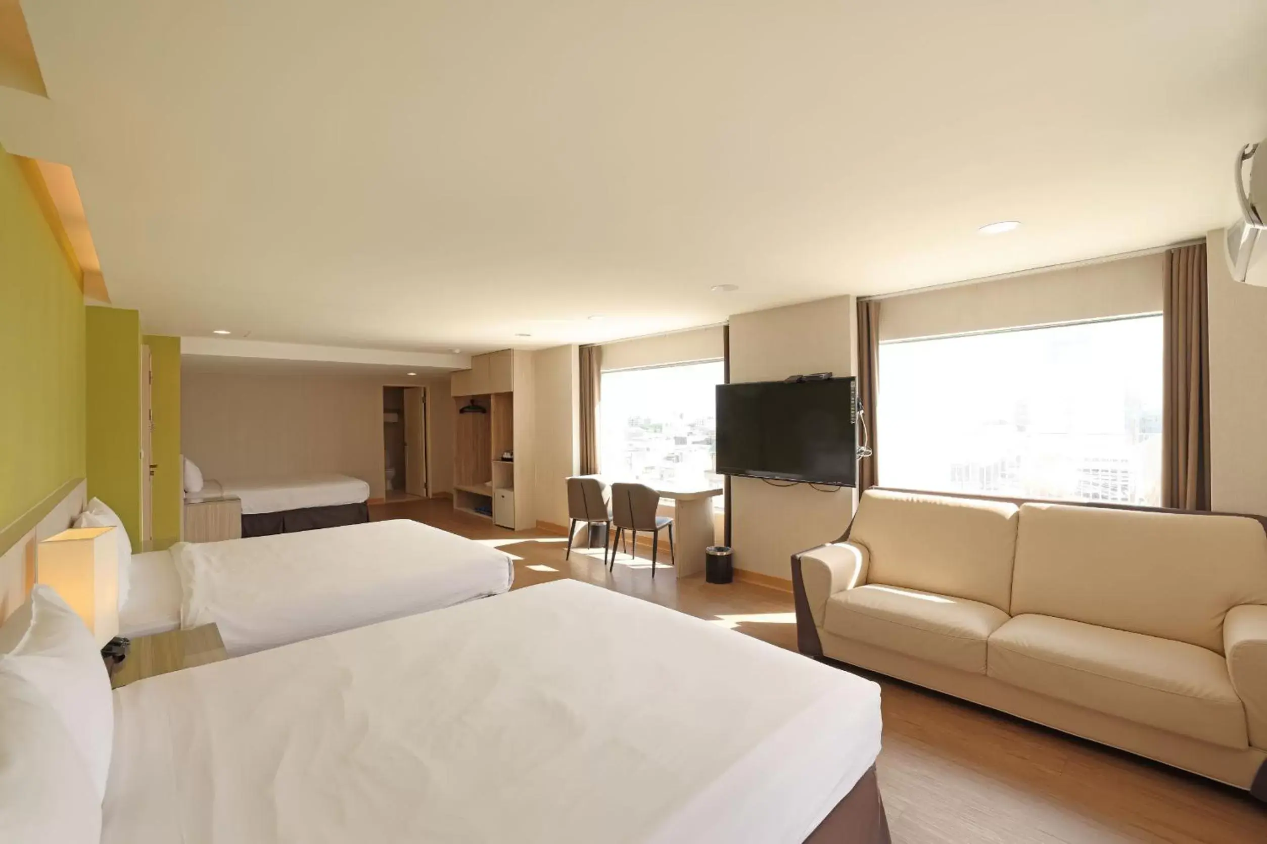 Run of House (6 Adults) in TC Hotel - Hualien Zhongxiao Run of House (6 Adults) in TC Hotel - Hualien Zhongxiao