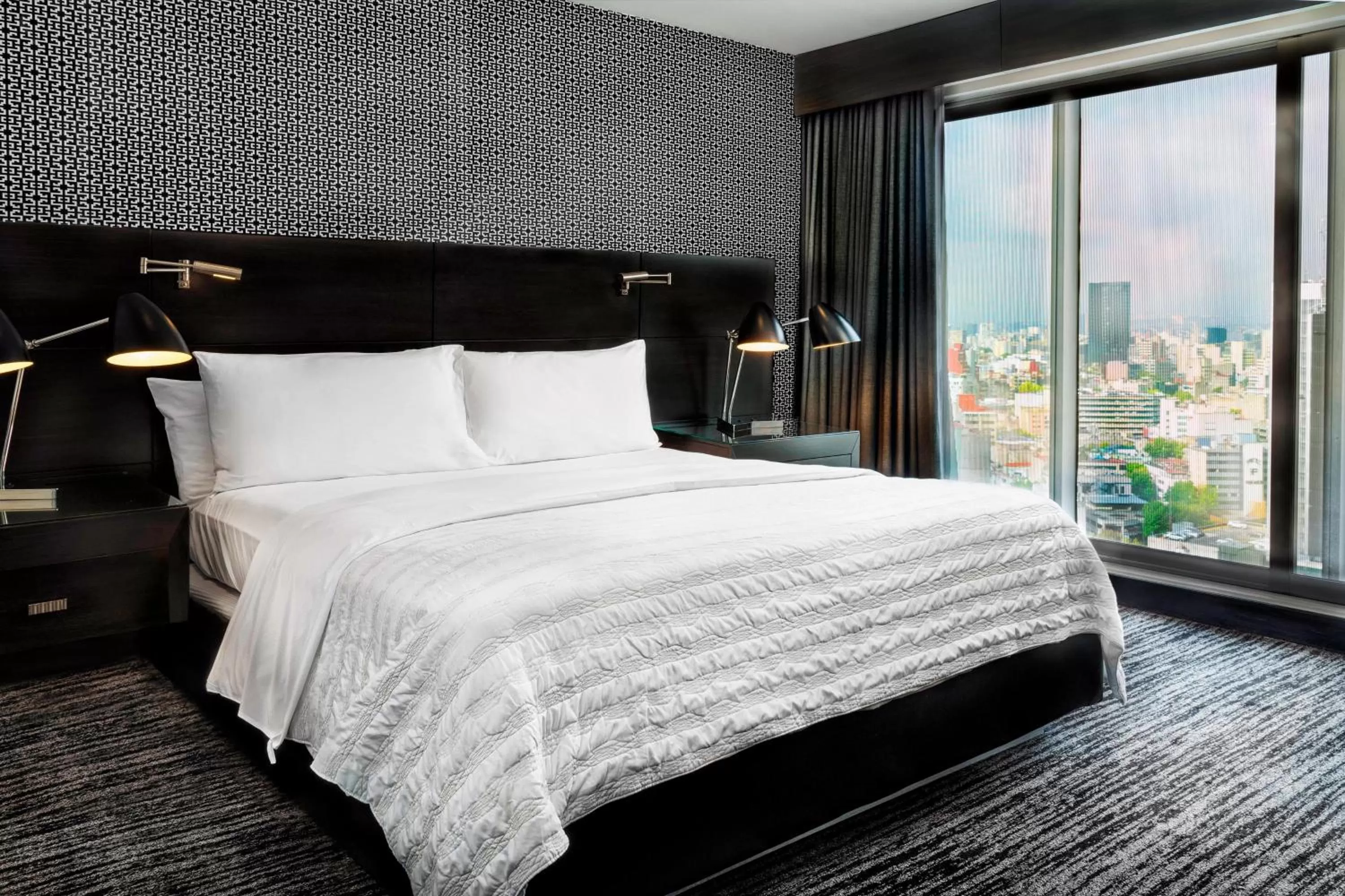 Bedroom, Bed in Le Méridien Mexico City Reforma