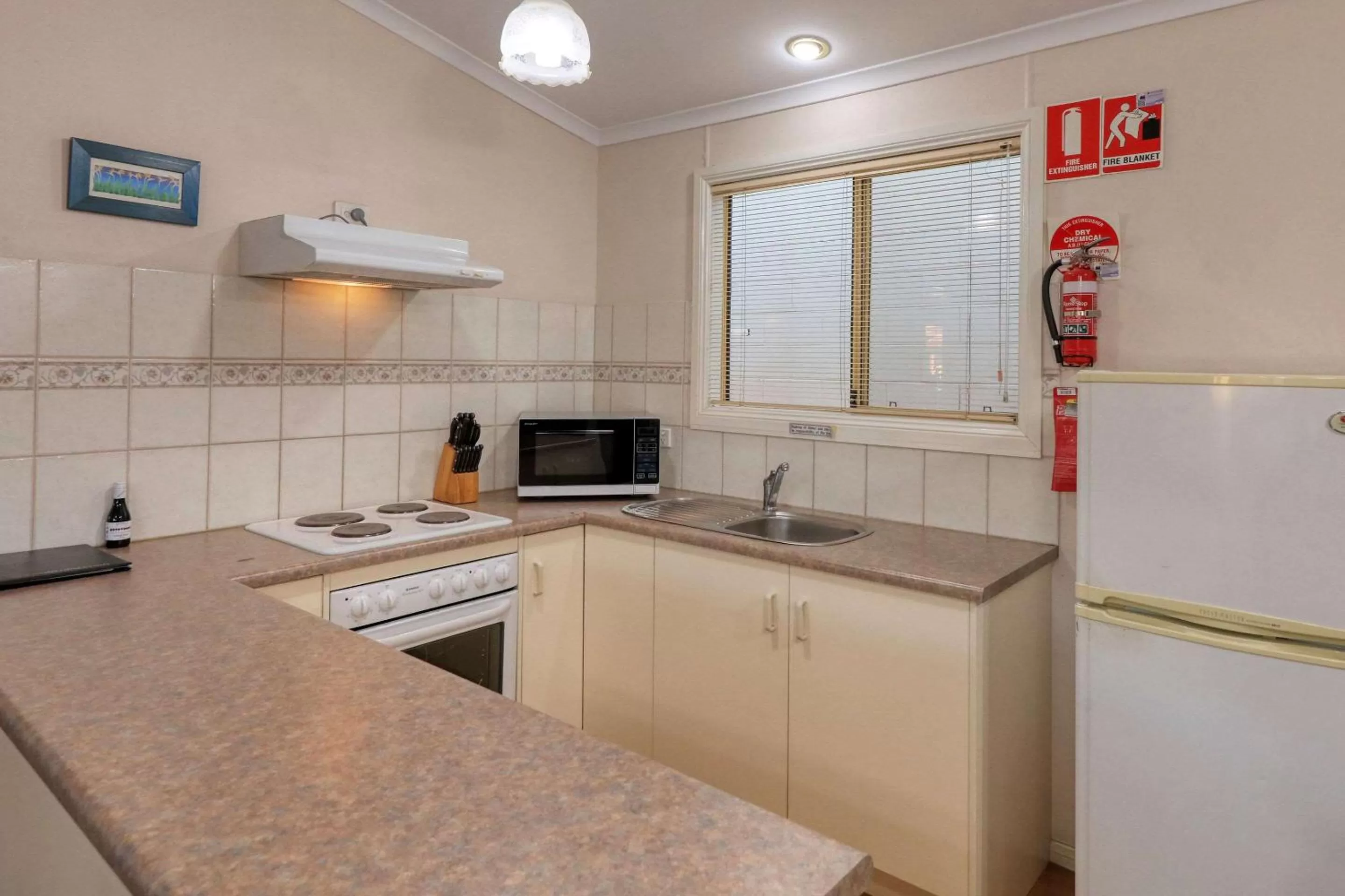 Kitchen or kitchenette in Comfort Inn Crystal Broken Hill