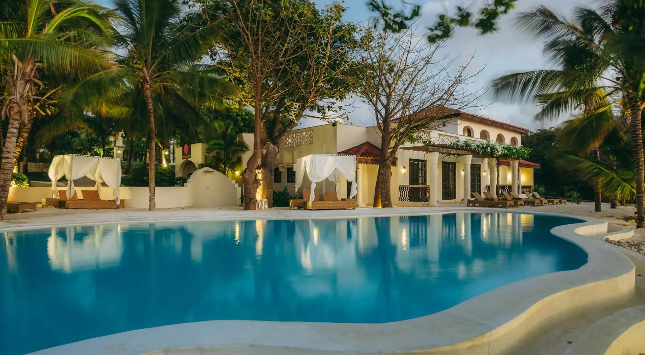 Property building, Swimming Pool in Swahili Beach