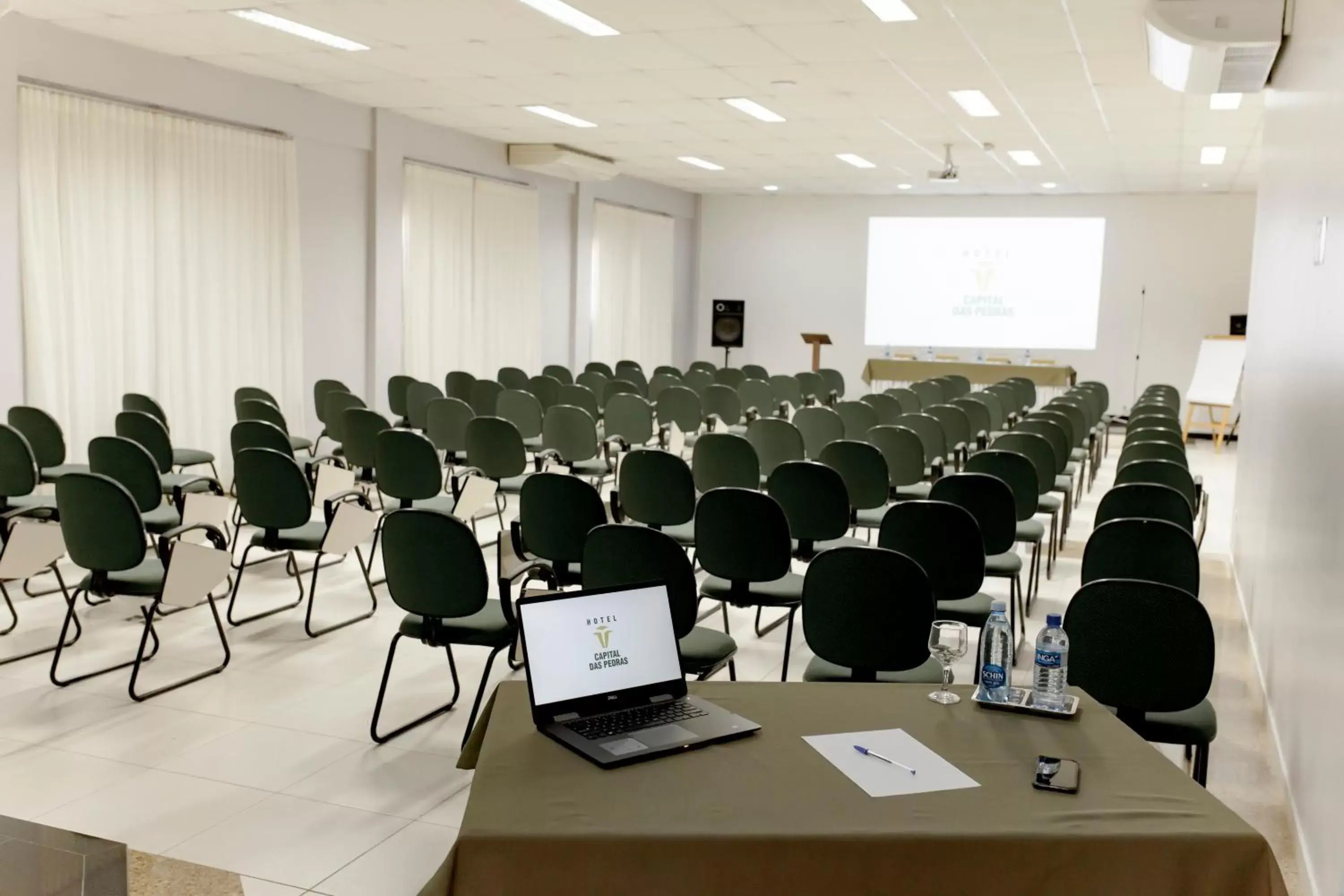 Business facilities in Hotel Capital Das Pedras