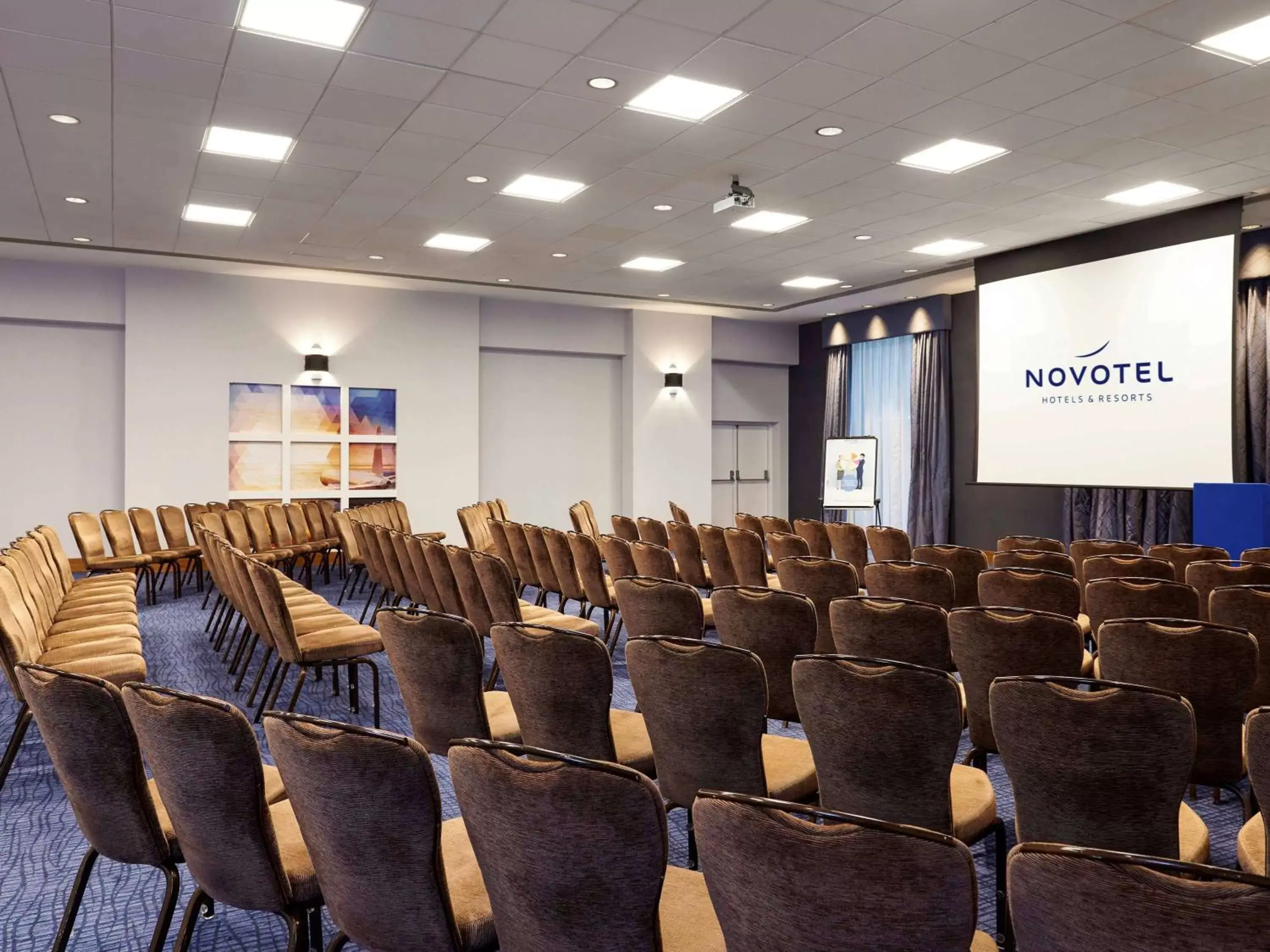 Meeting/conference room in Novotel London Stansted Airport