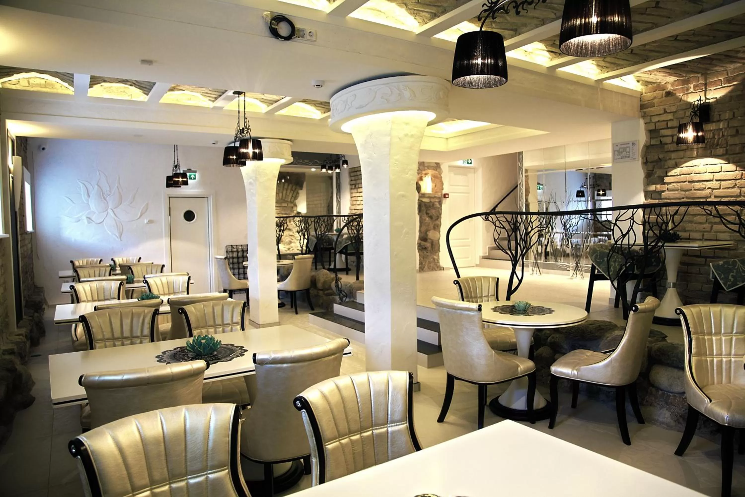 Food and drinks in Moon Garden Old Town Hotel