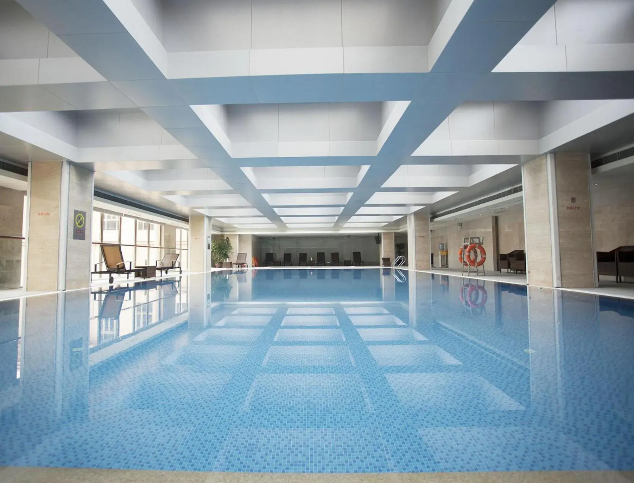 Swimming Pool in Parklane Hotel