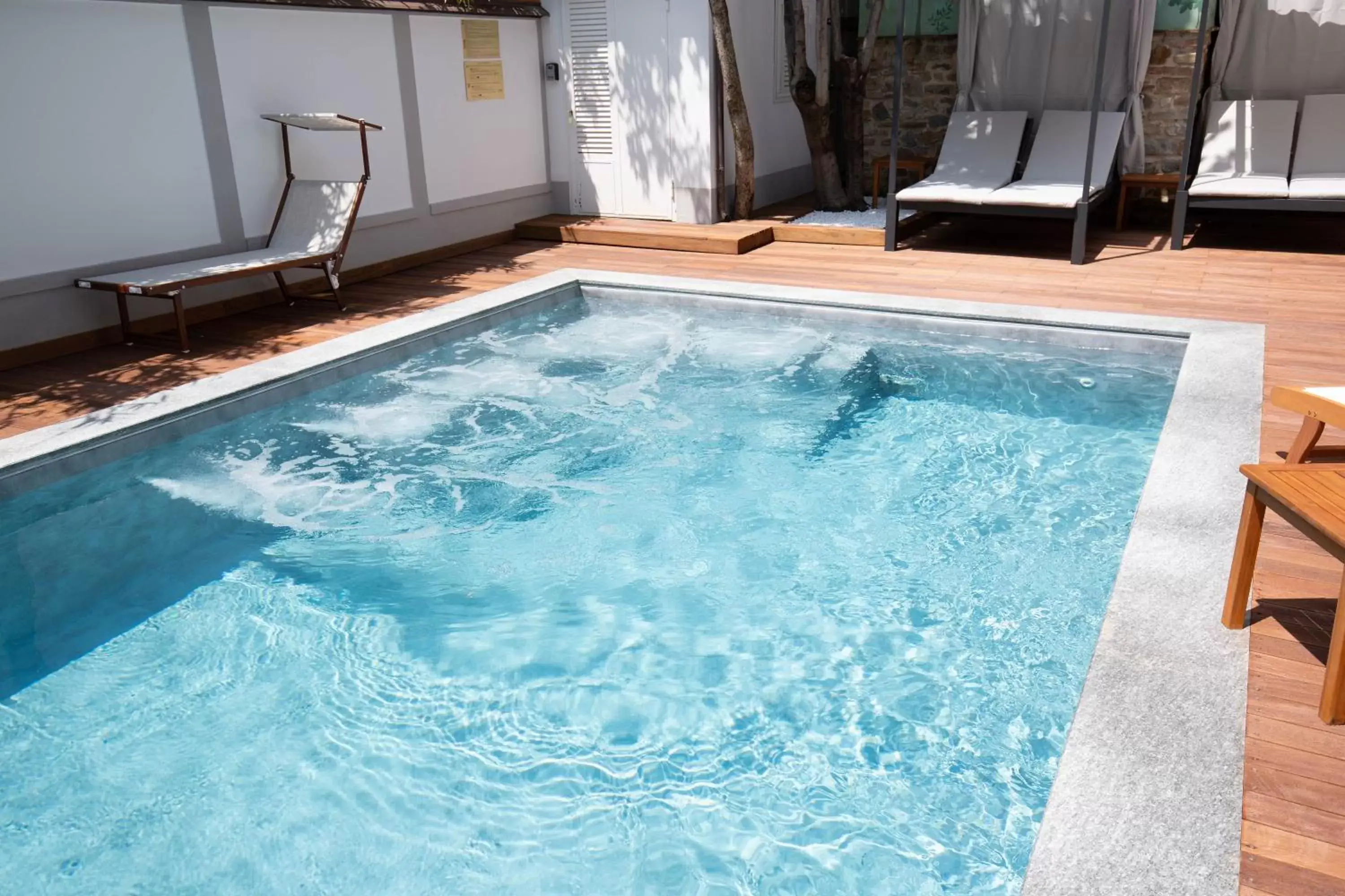 Hot Tub, Swimming Pool in Villa Tortorelli