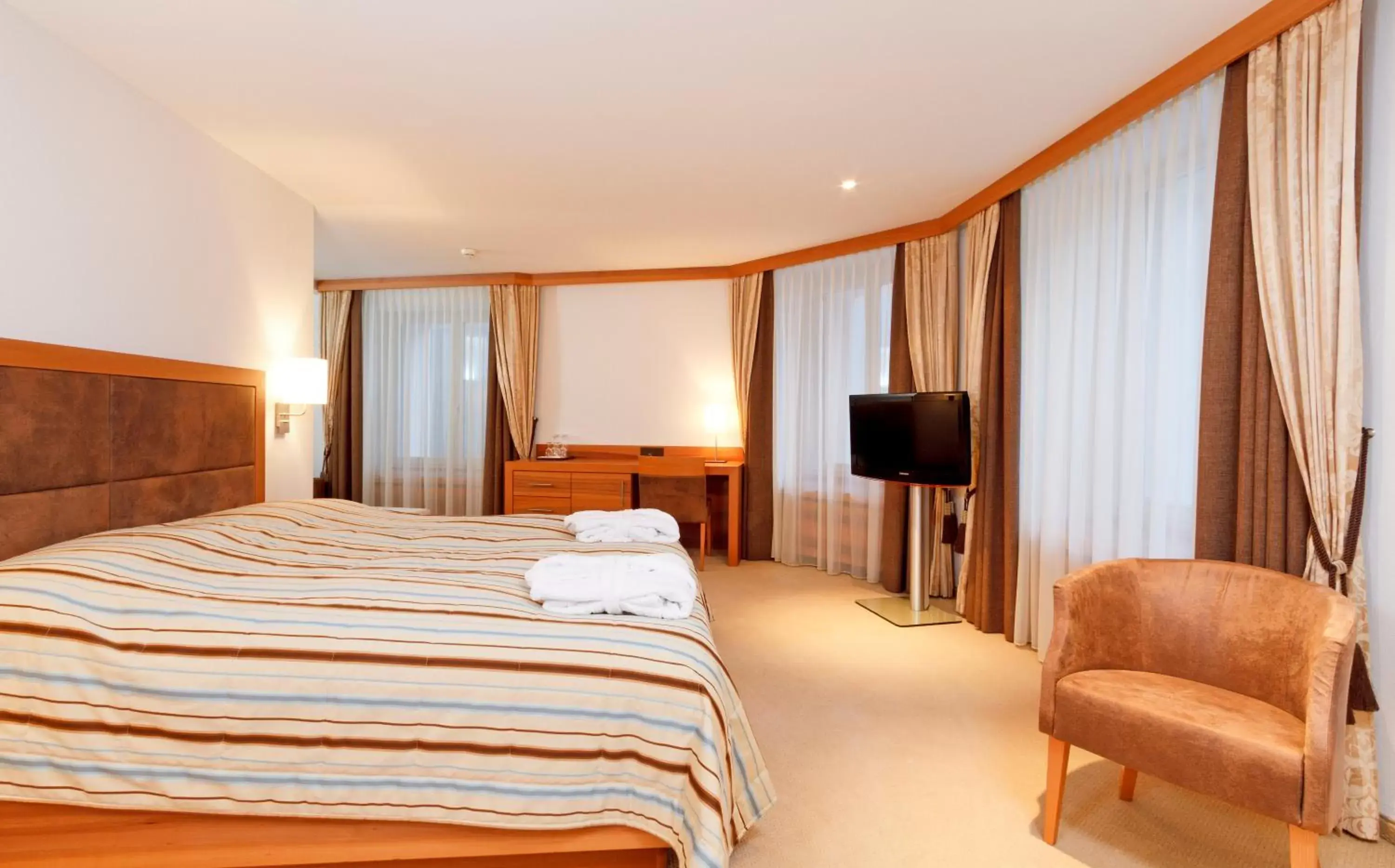 Junior Suite in Art Boutique Hotel Monopol Junior Suite in Art Boutique Hotel Monopol