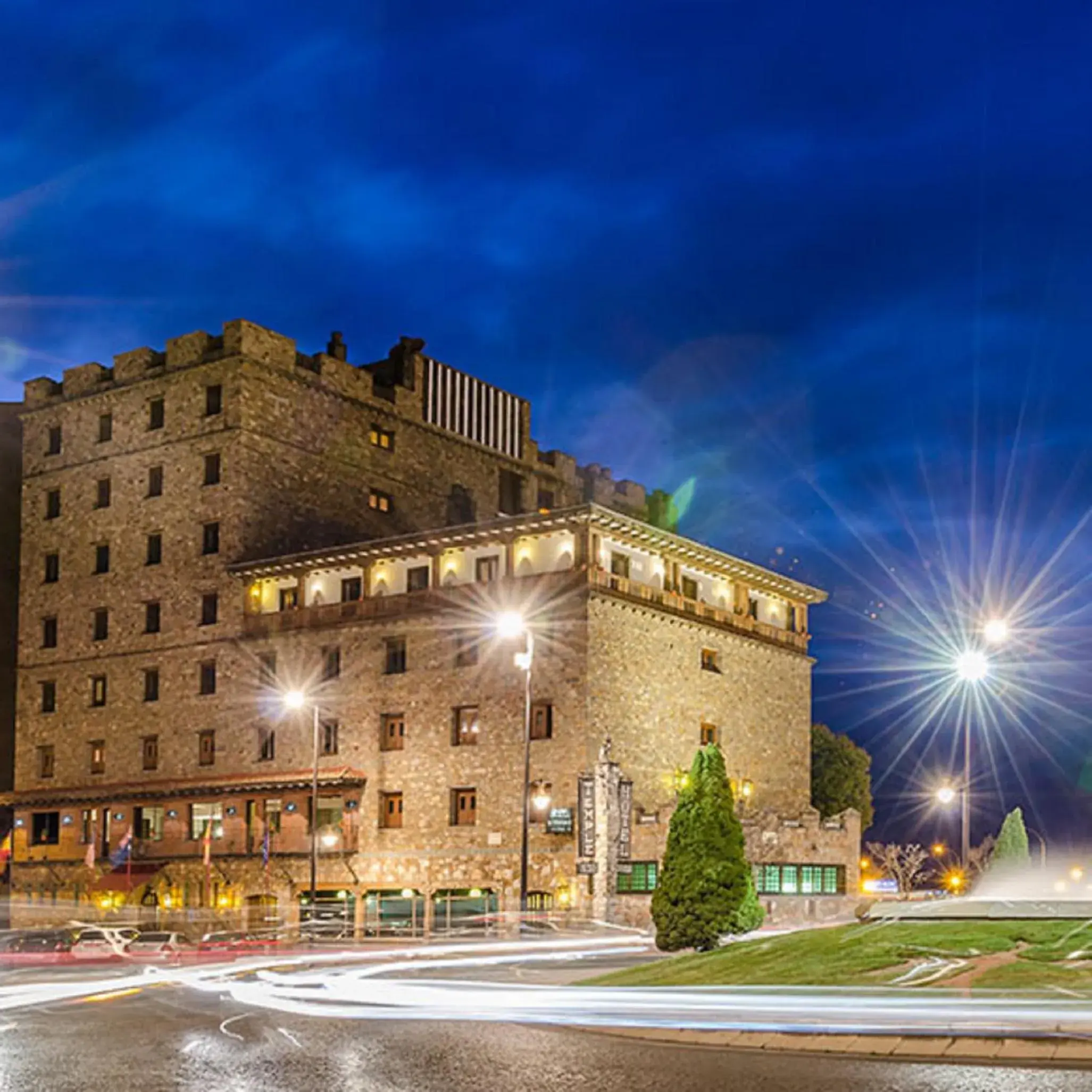Facade/entrance in Hotel Temple Ponferrada Facade/entrance in Hotel Temple Ponferrada