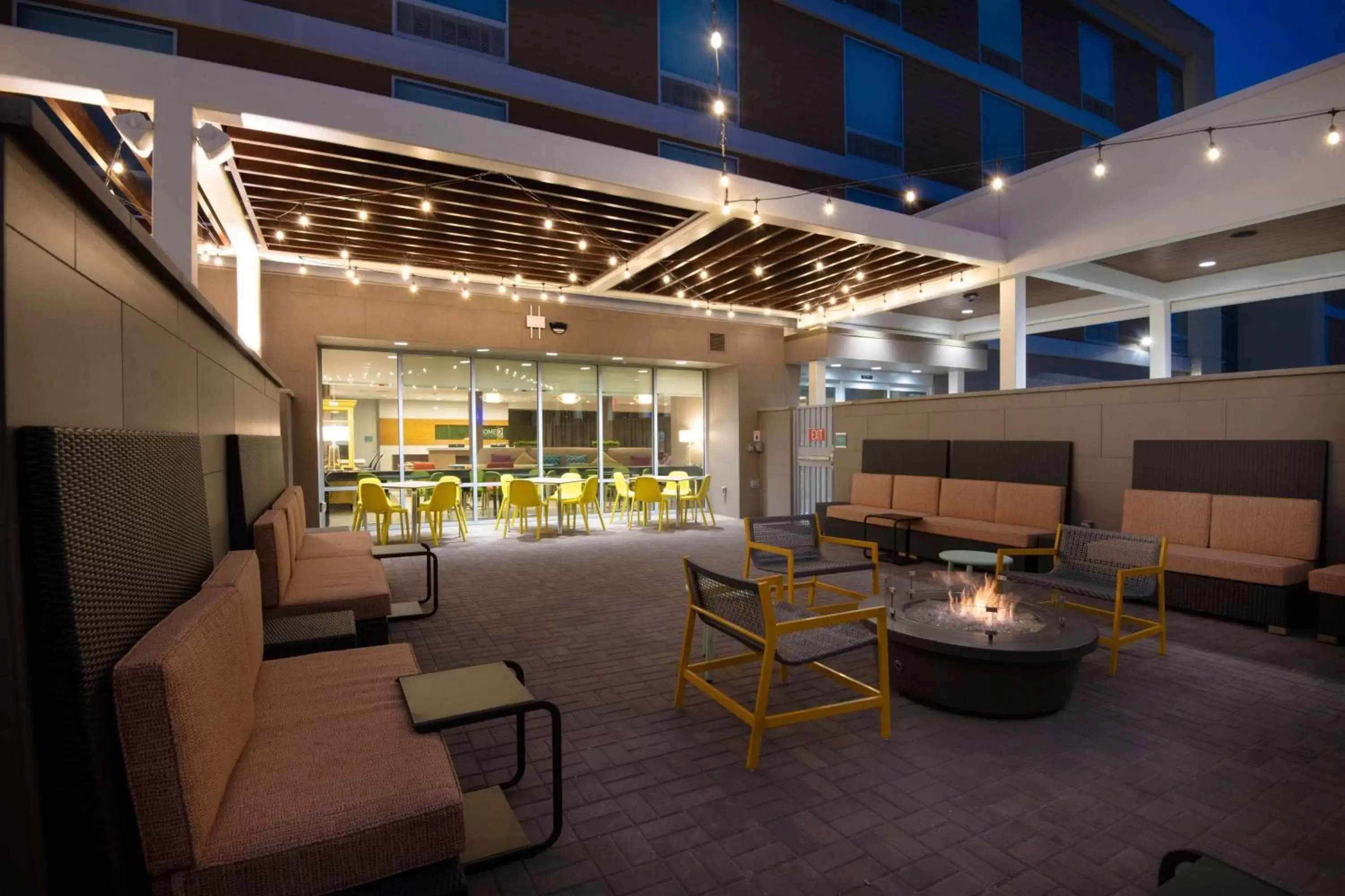 Patio, Lounge/Bar in Home2 Suites By Hilton Phoenix Airport North, Az