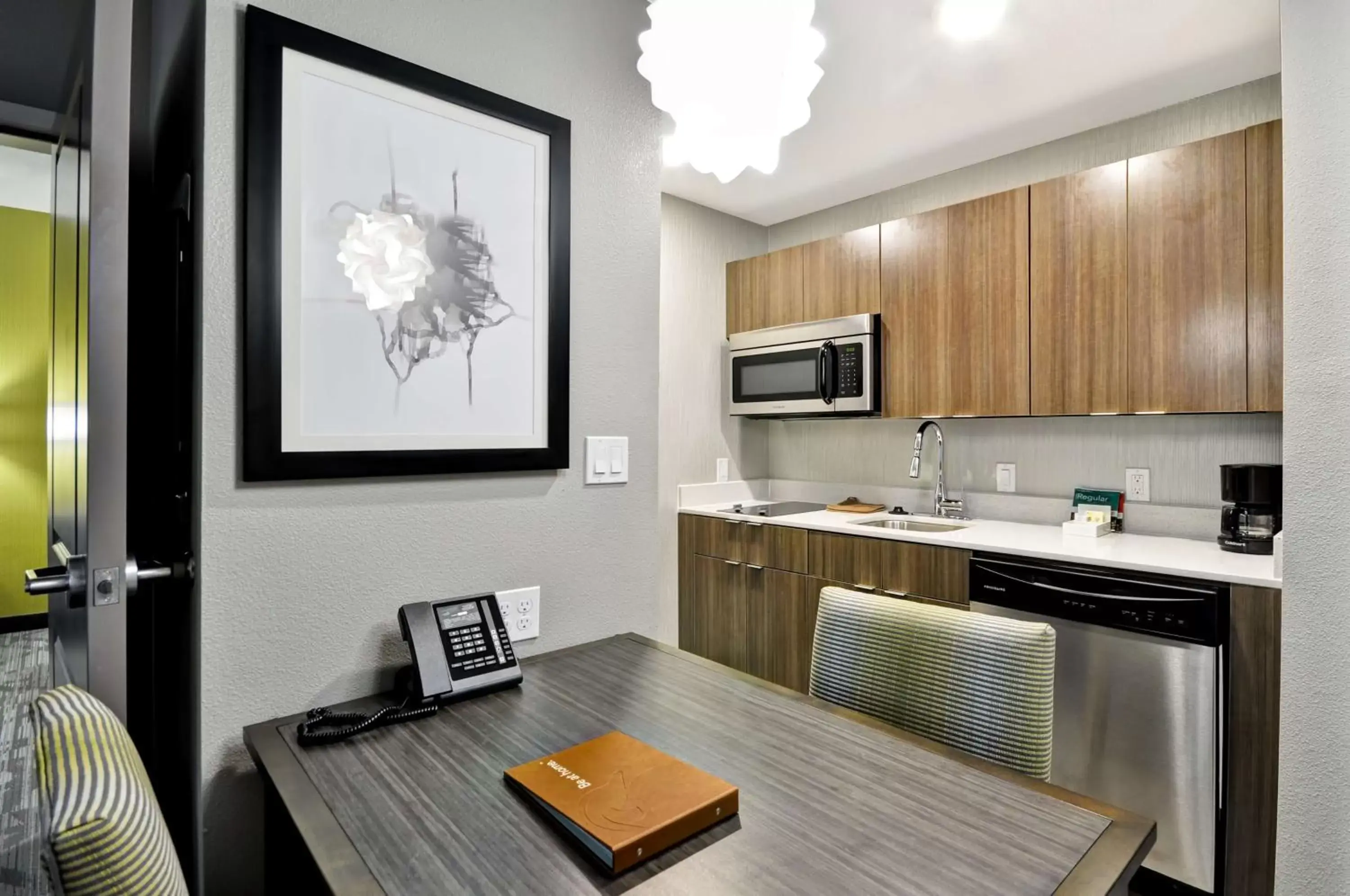 Kitchen or kitchenette, Kitchen/Kitchenette in Homewood Suites by Hilton Tyler