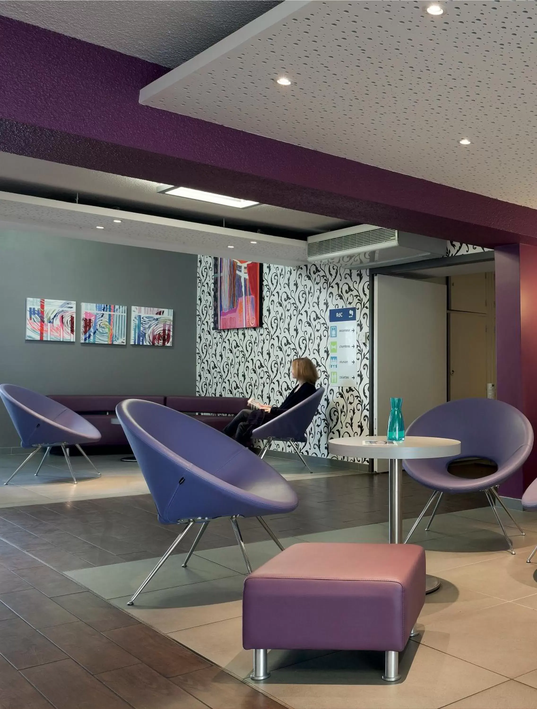 Lobby or reception in ibis styles Brive Ouest