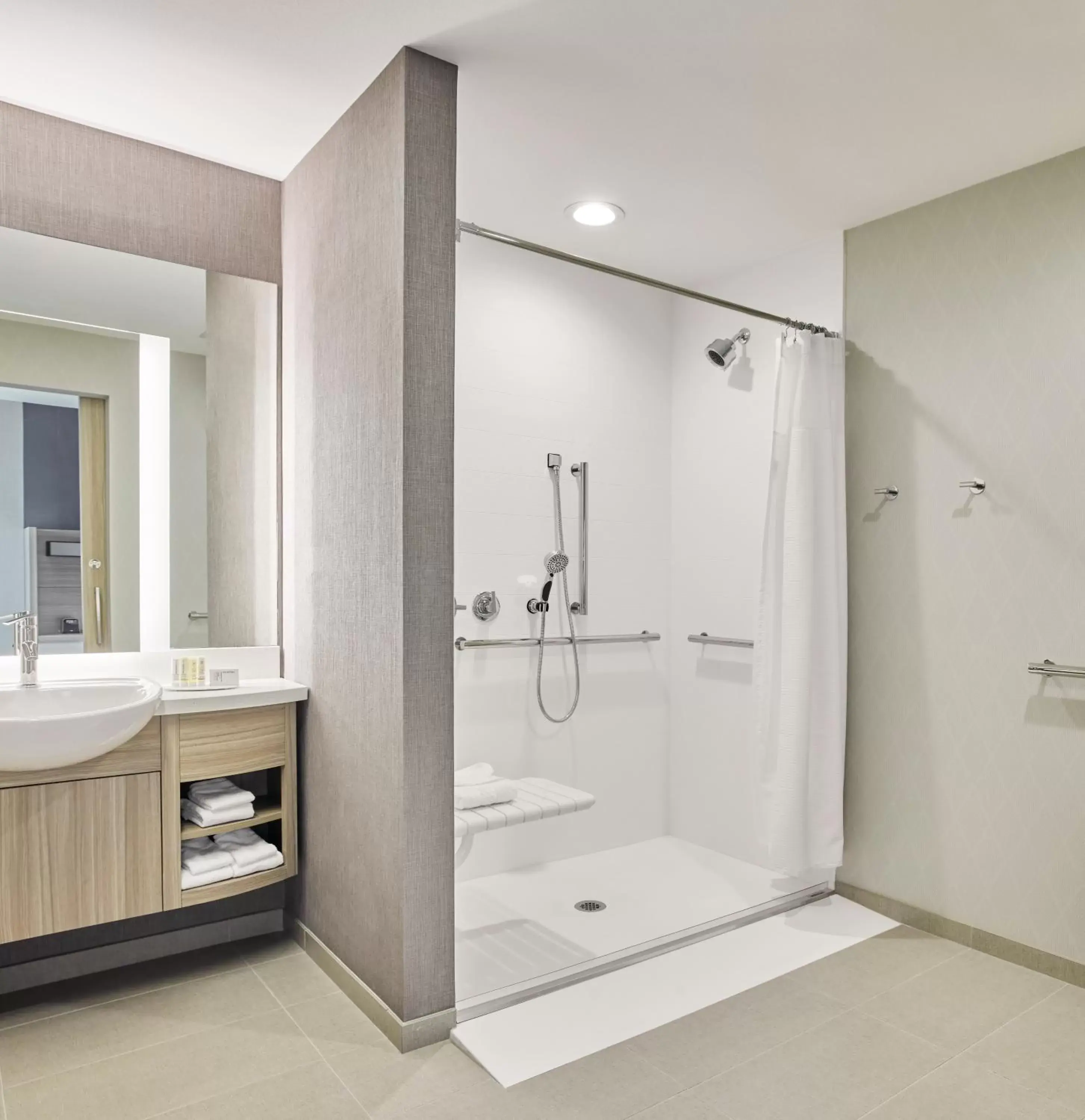 acessibility, Bathroom in SpringHill Suites by Marriott Chicago Chinatown