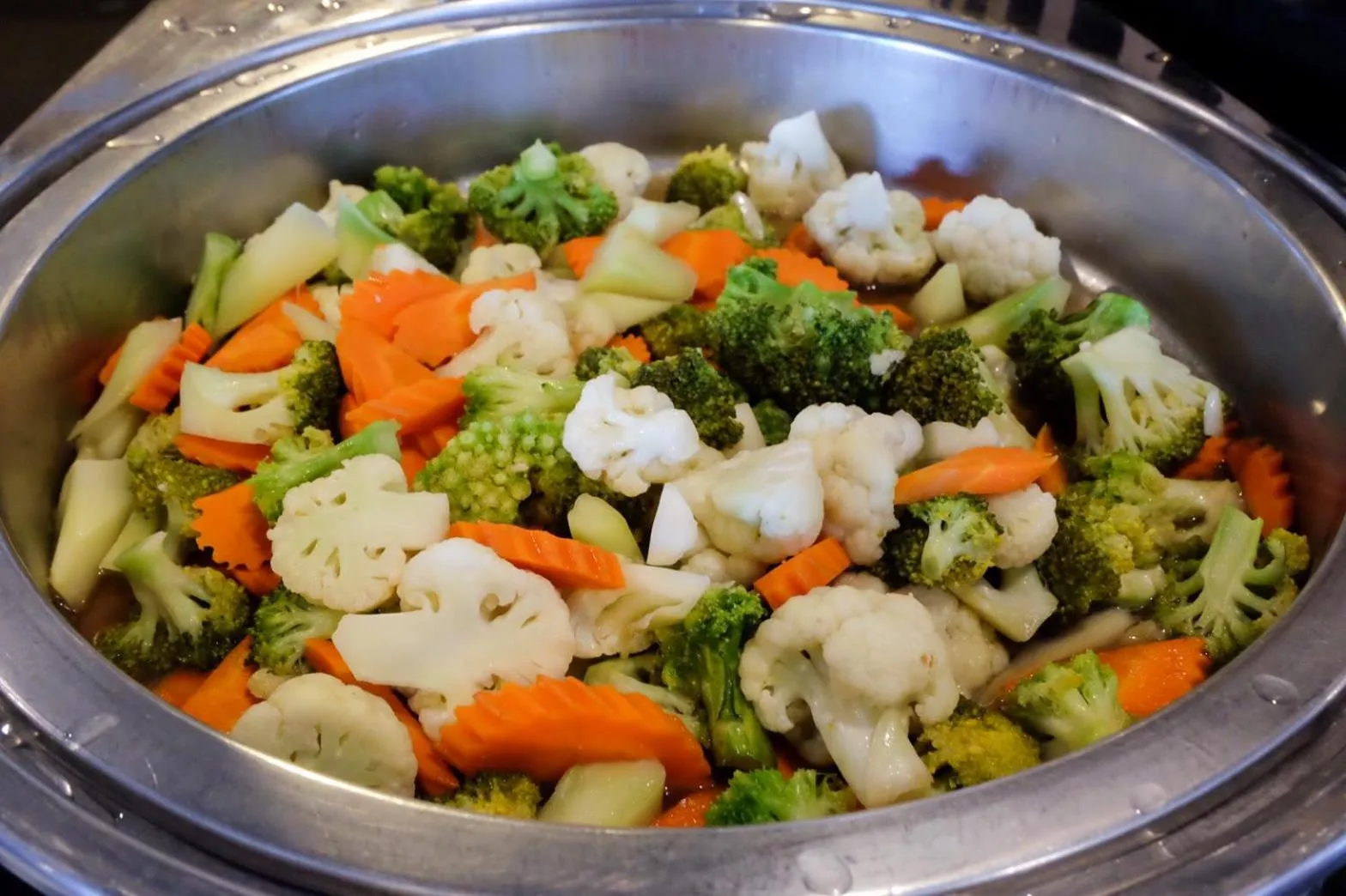 Restaurant/places to eat in AVA SEA Resort Krabi, Ao Nang Beach