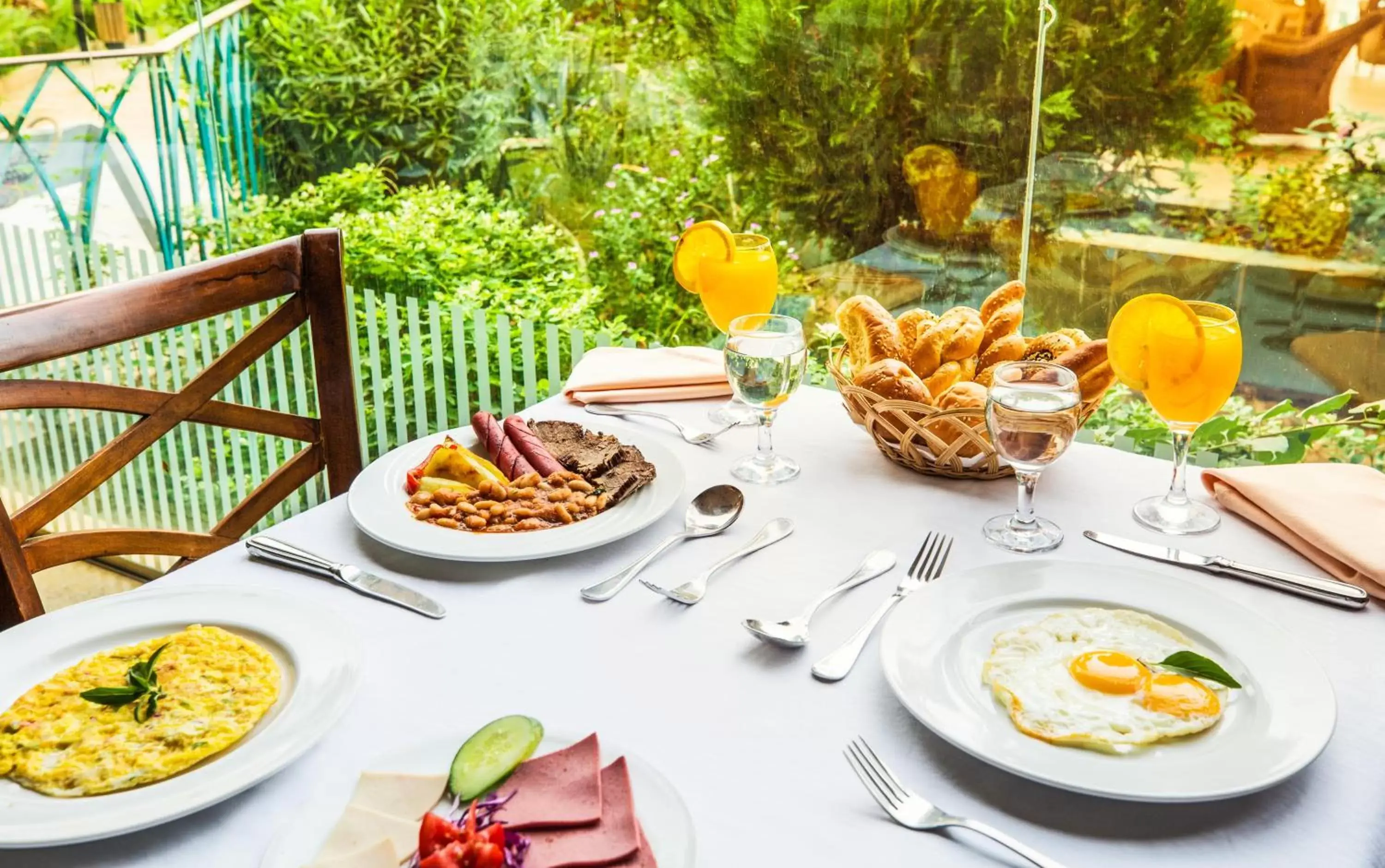 Restaurant/places to eat in Pyramisa Hotel Luxor Restaurant/places to eat in Pyramisa Hotel Luxor