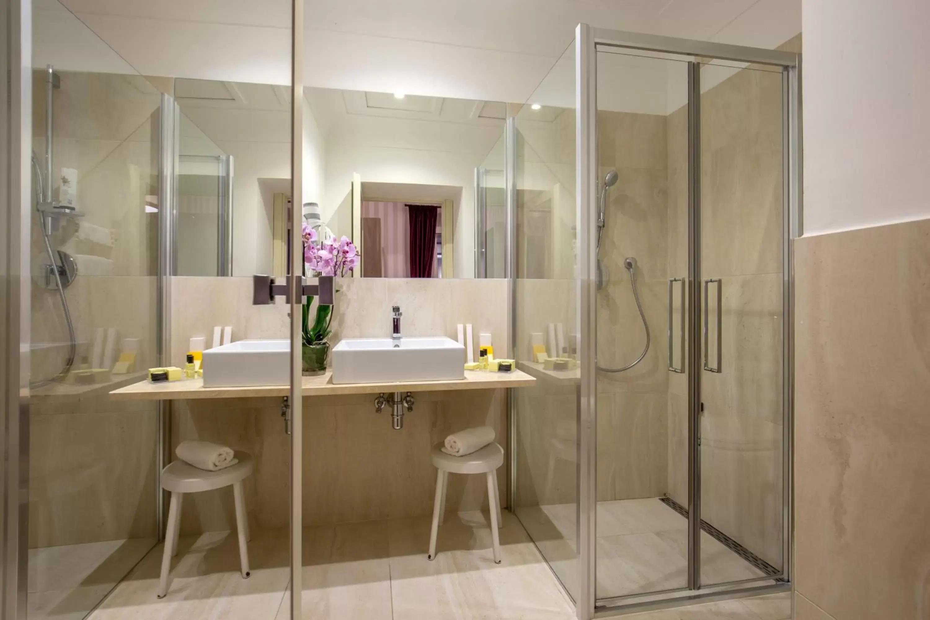 Shower, Bathroom in Hotel Nord Nuova Roma