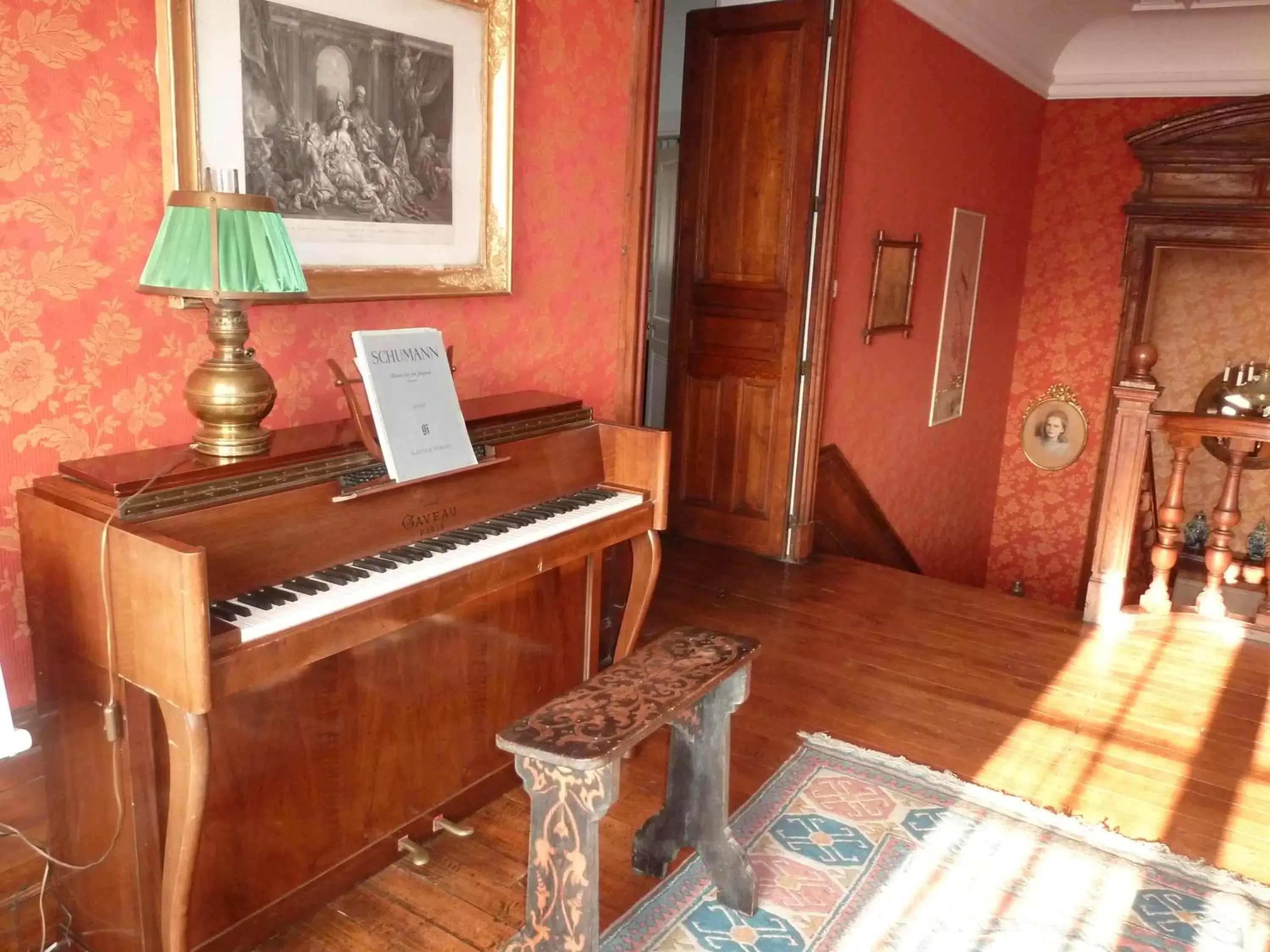 Lounge or bar in Château de la Chabroulie