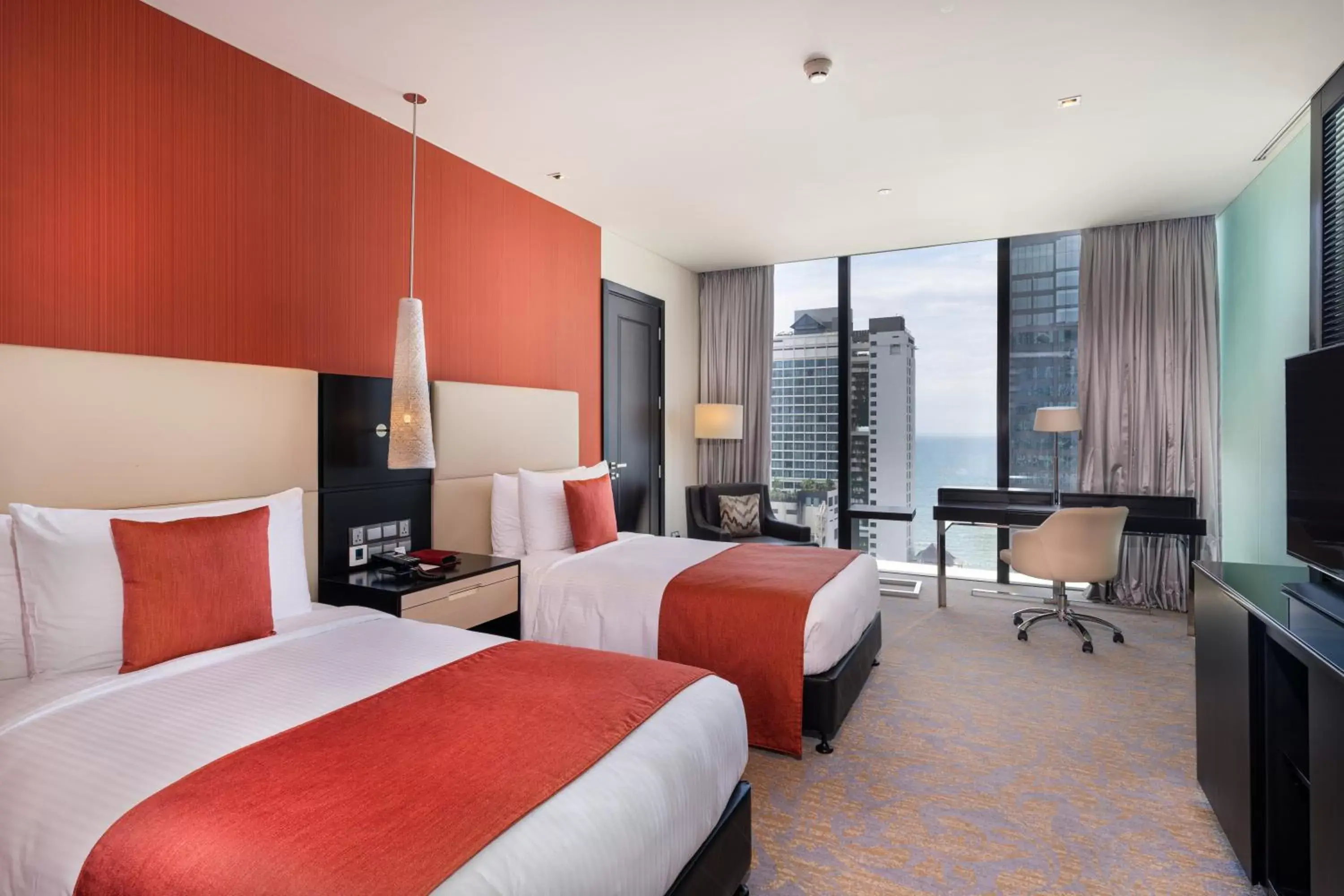 Deluxe Twin Room with Sea View in Movenpick Hotel Colombo Deluxe Twin Room with Sea View in Movenpick Hotel Colombo