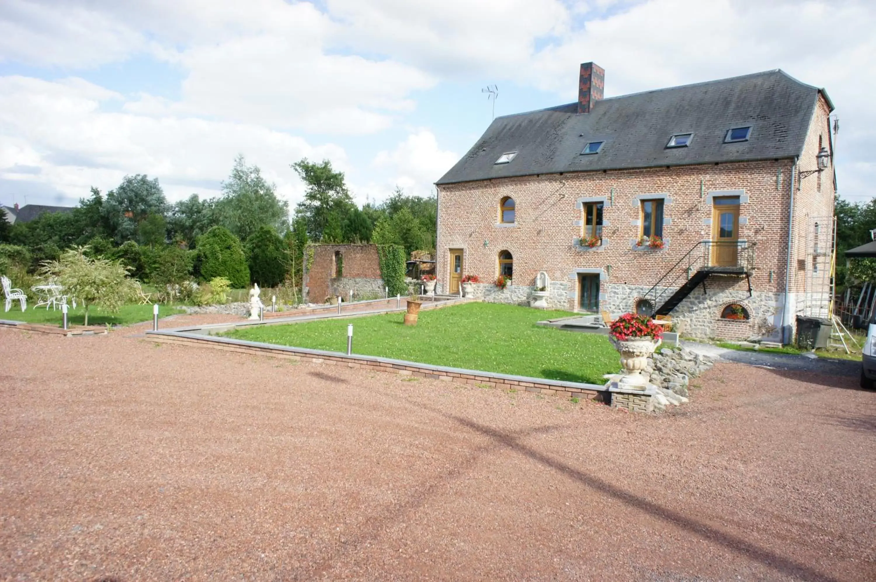 Facade/entrance, Property Building in Aux Logis de la Solre