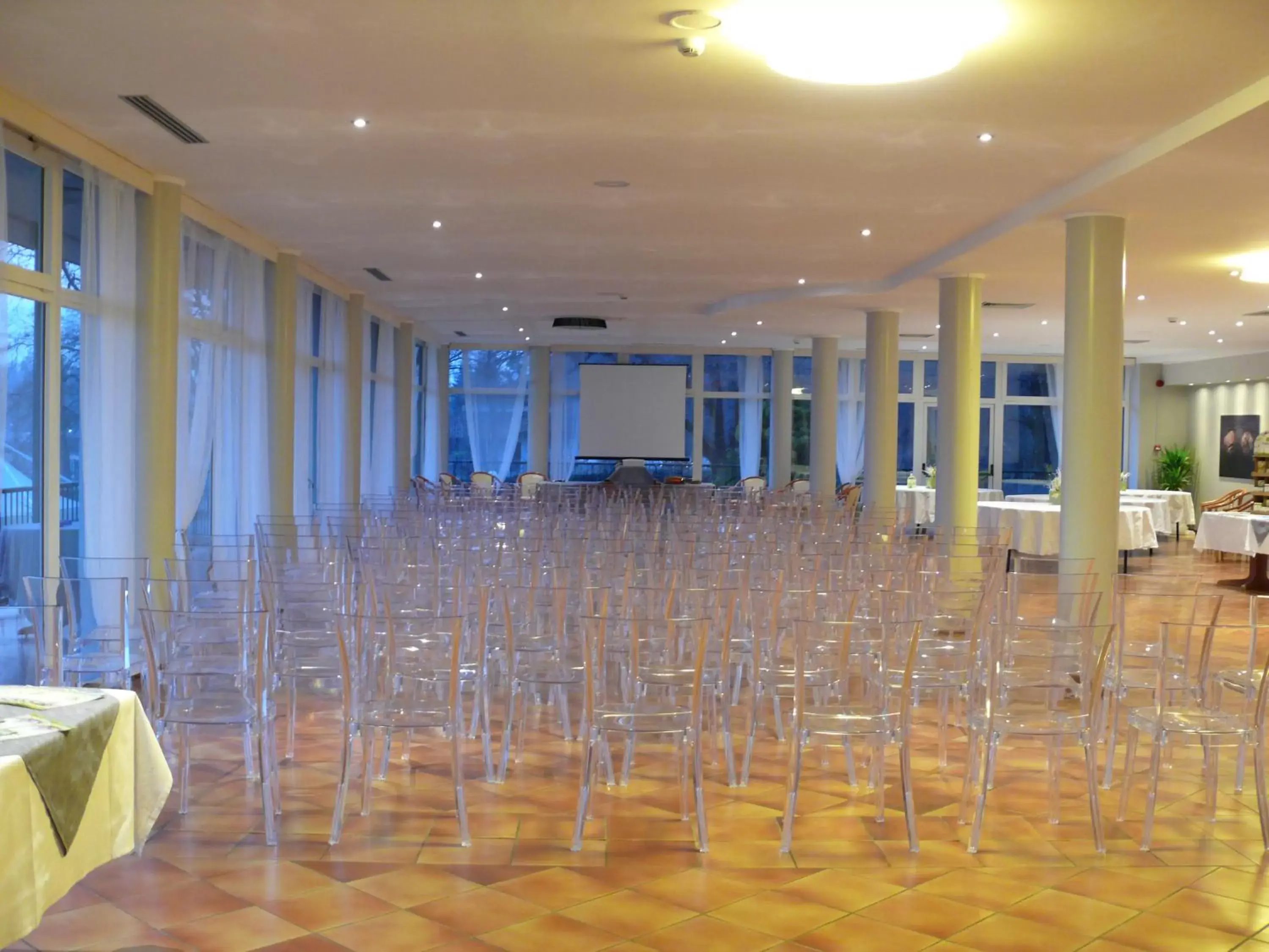 Banquet/Function facilities, Banquet Facilities in Roero Park Hotel