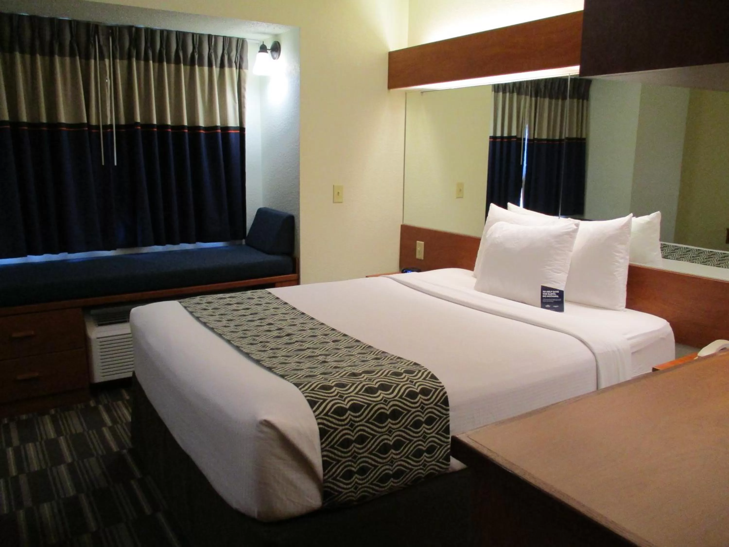 Bed in Microtel Inn and Suites - Inver Grove Heights