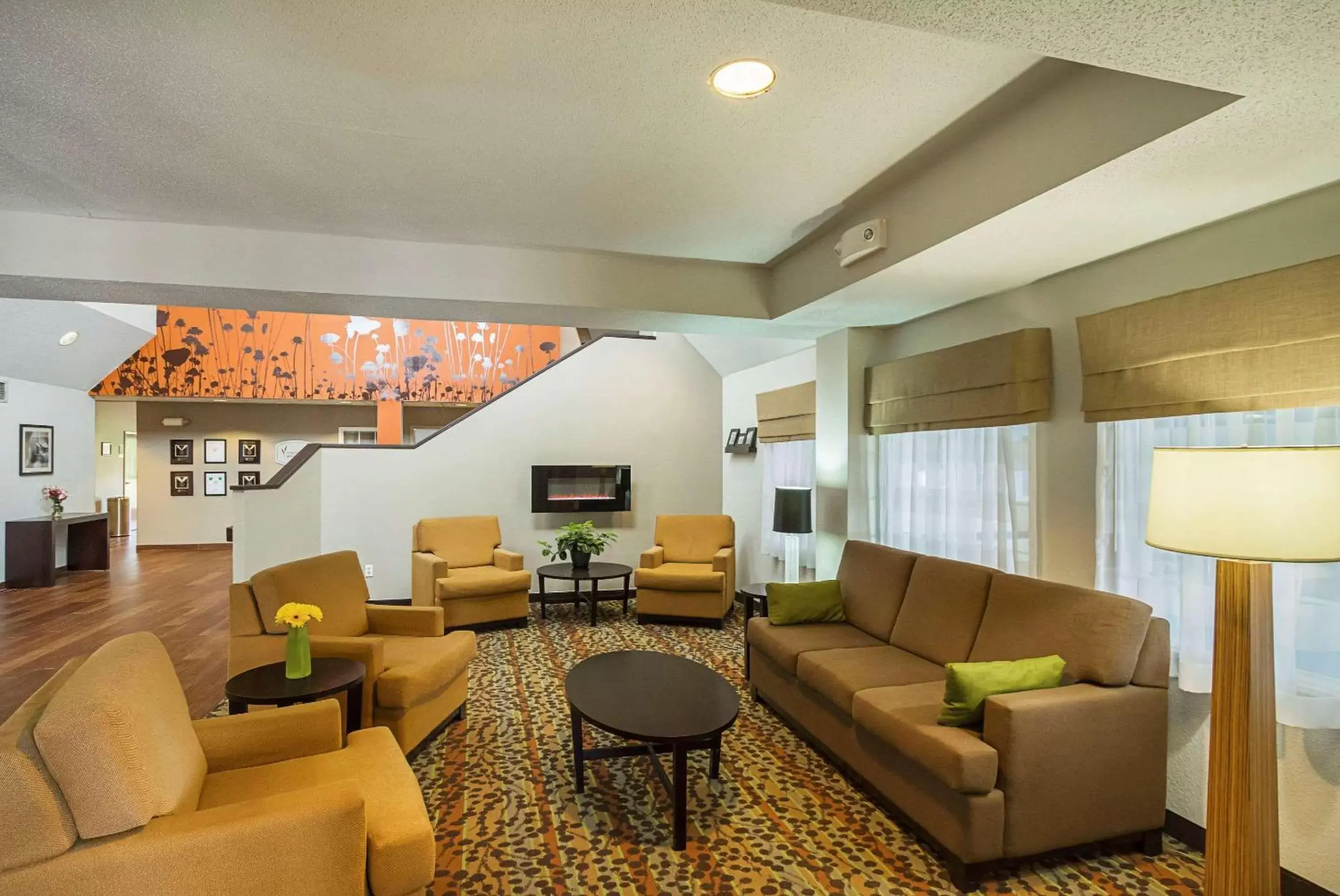 Lobby or reception, Lounge/Bar in Sleep Inn & Suites Danville