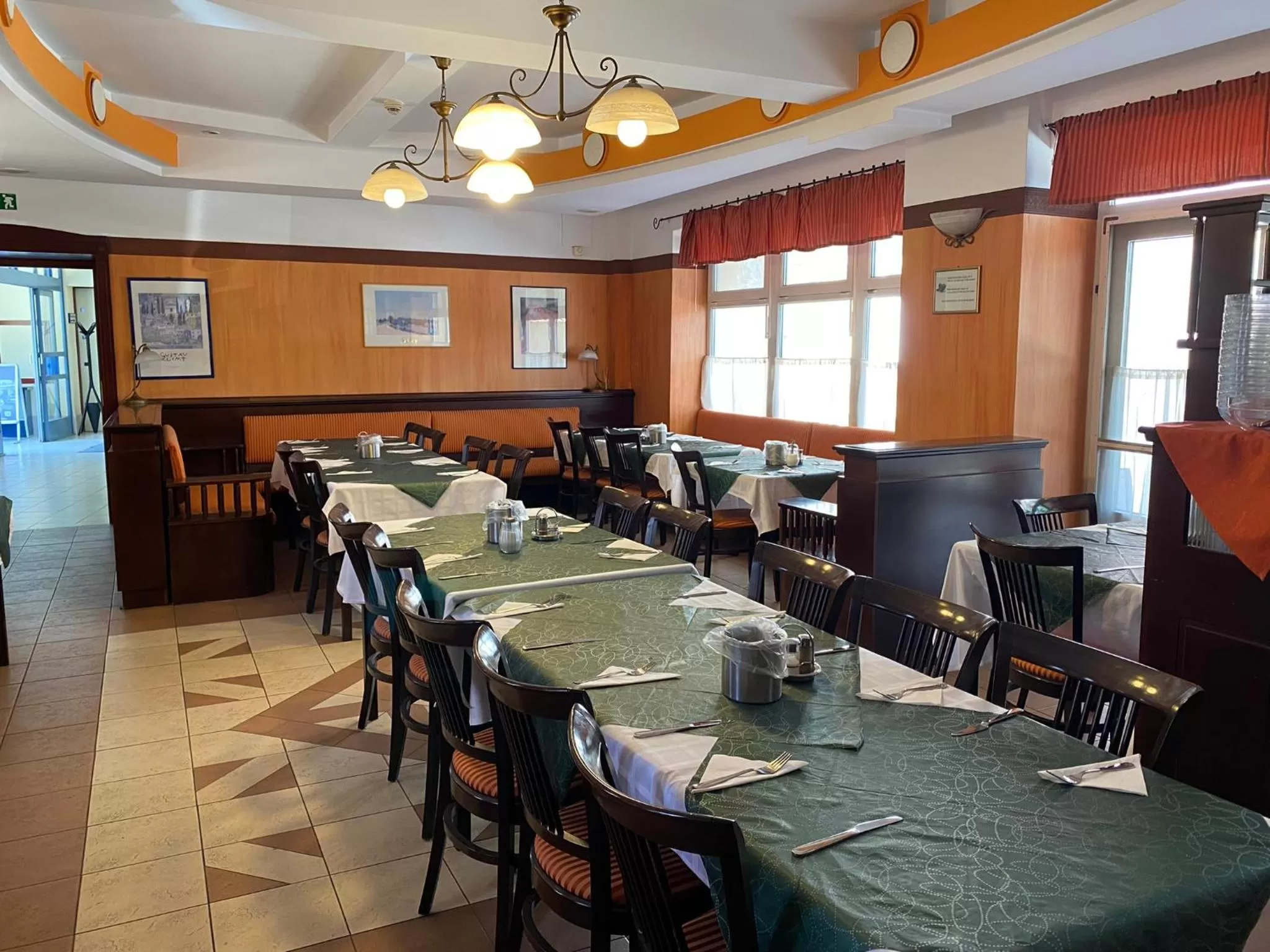Restaurant/places to eat in Tisza Alfa Hotel