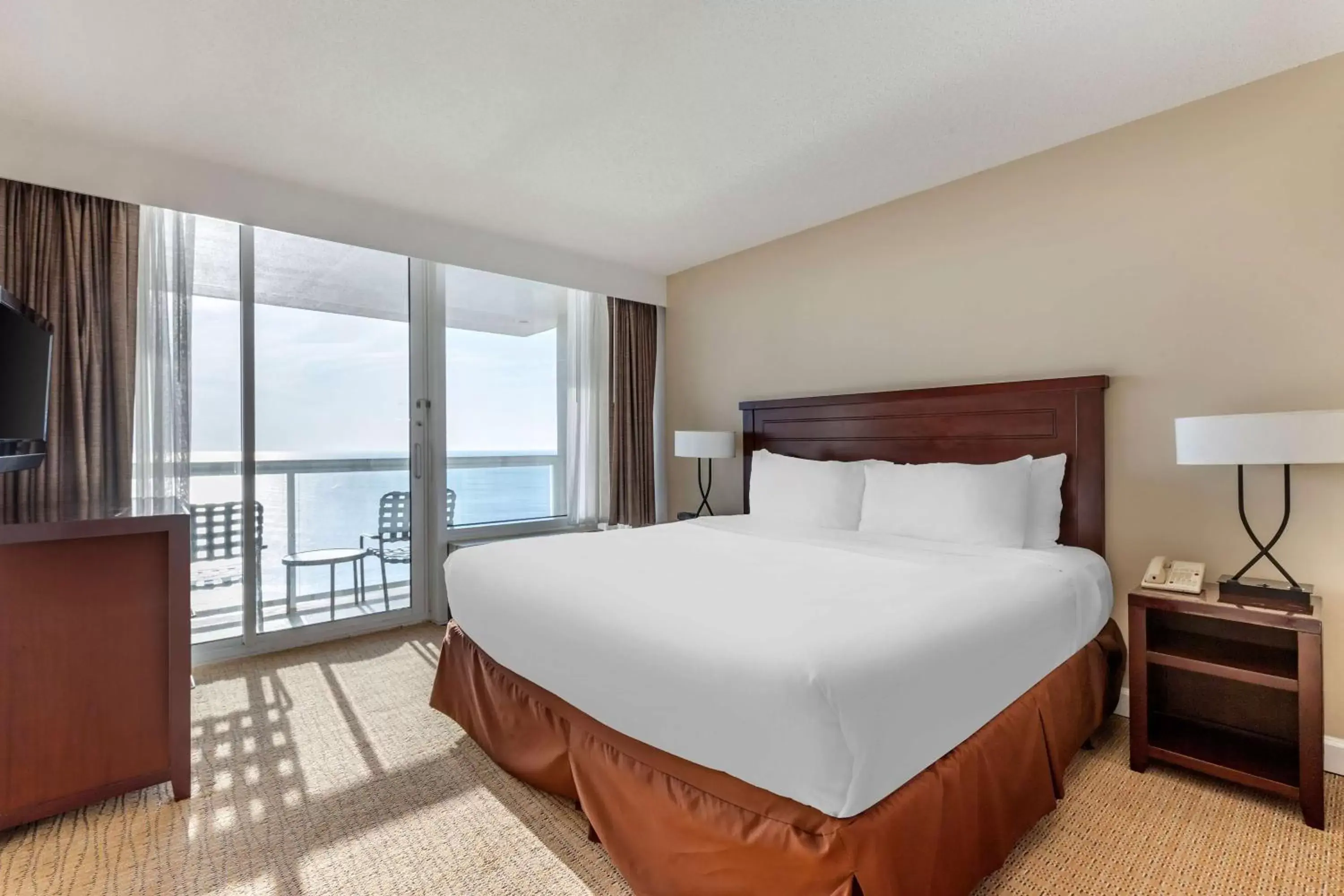 Bed in Hilton Vacation Club Ocean Beach Club Virginia Beach