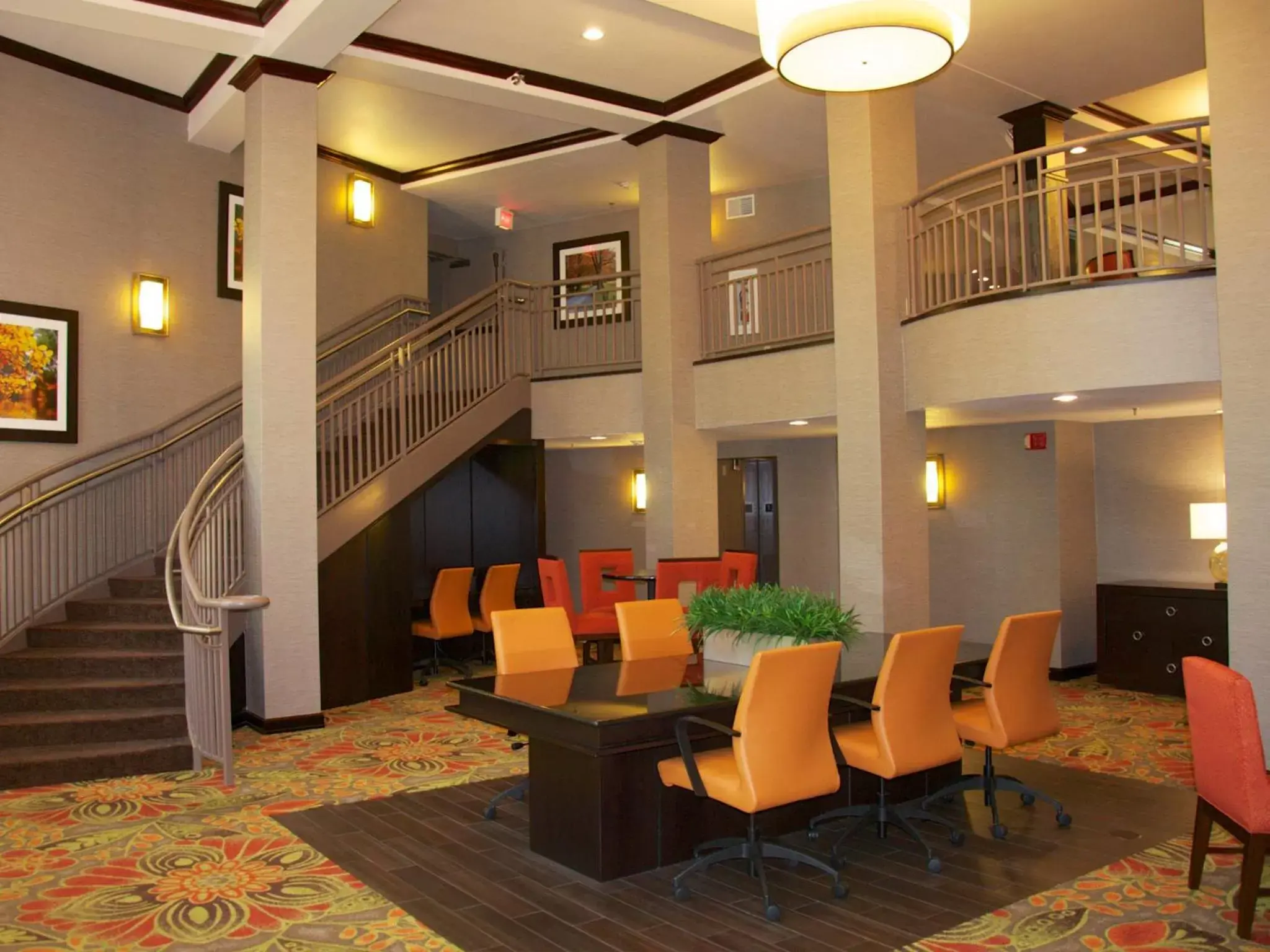 Communal lounge/ TV room in The Branson Hillside Hotel